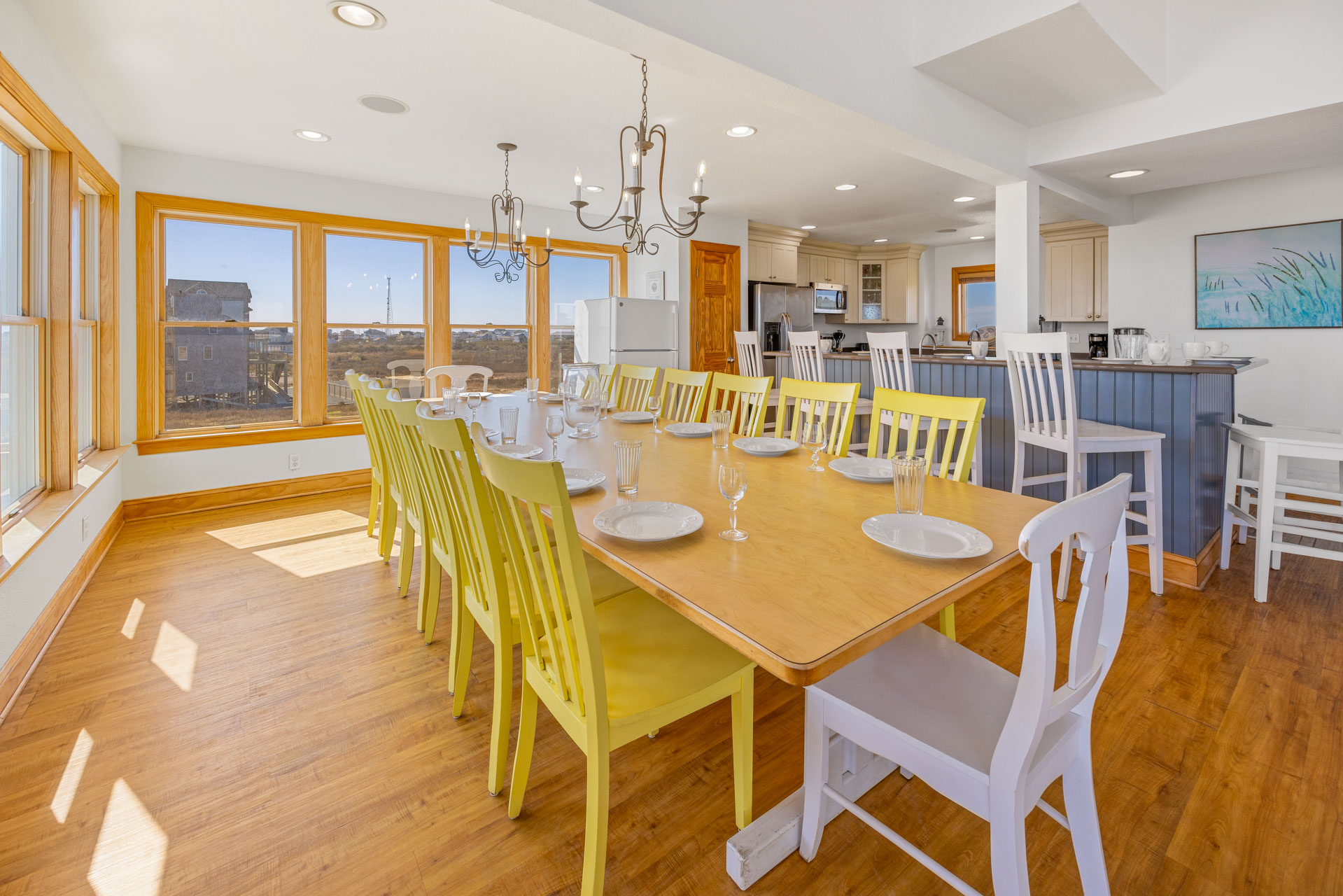 Surf Or Sound Realty 613 Clear Skies Dining Area 2