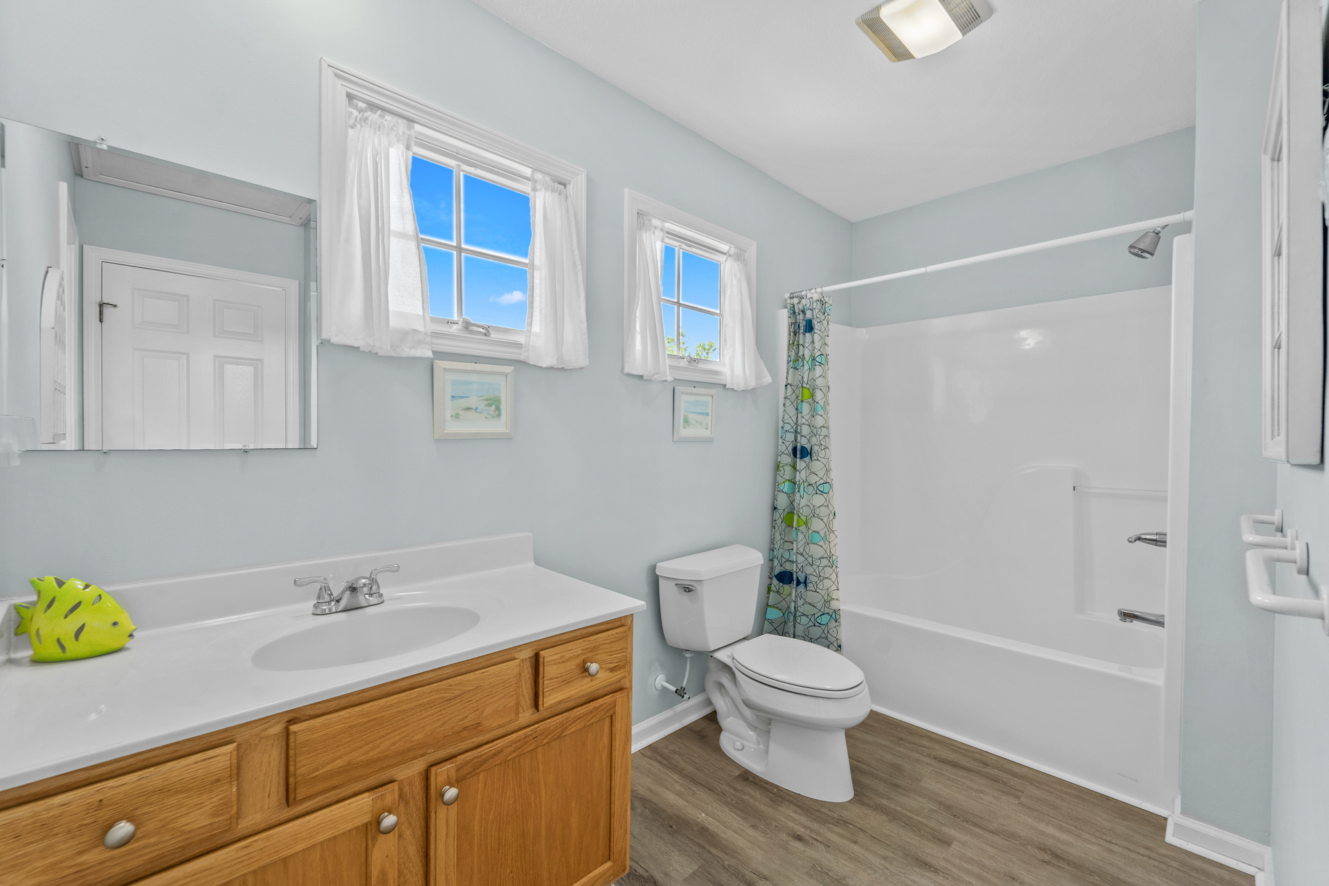 41 Surf Or Sound Realty 1137 Surround Sound Bathroom 3376365