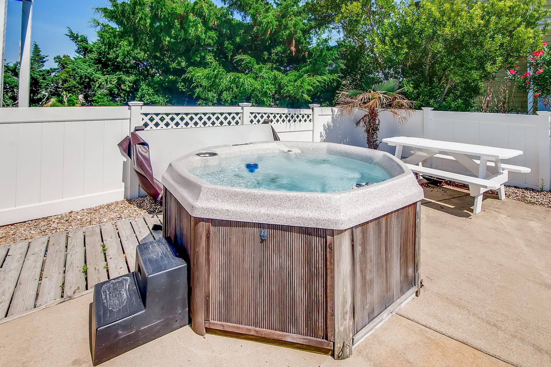 Surf Or Sound Realty Serenity Cove 740 Hot Tub 3336827