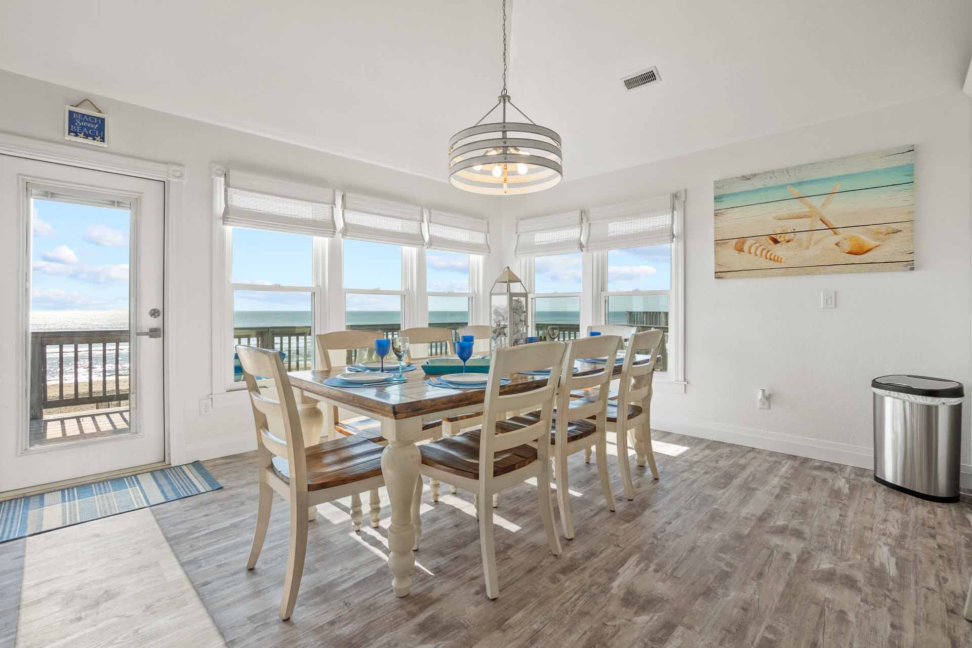 Surf Or Sound Realty 387 Robins Nest Dining Area 1 3363564