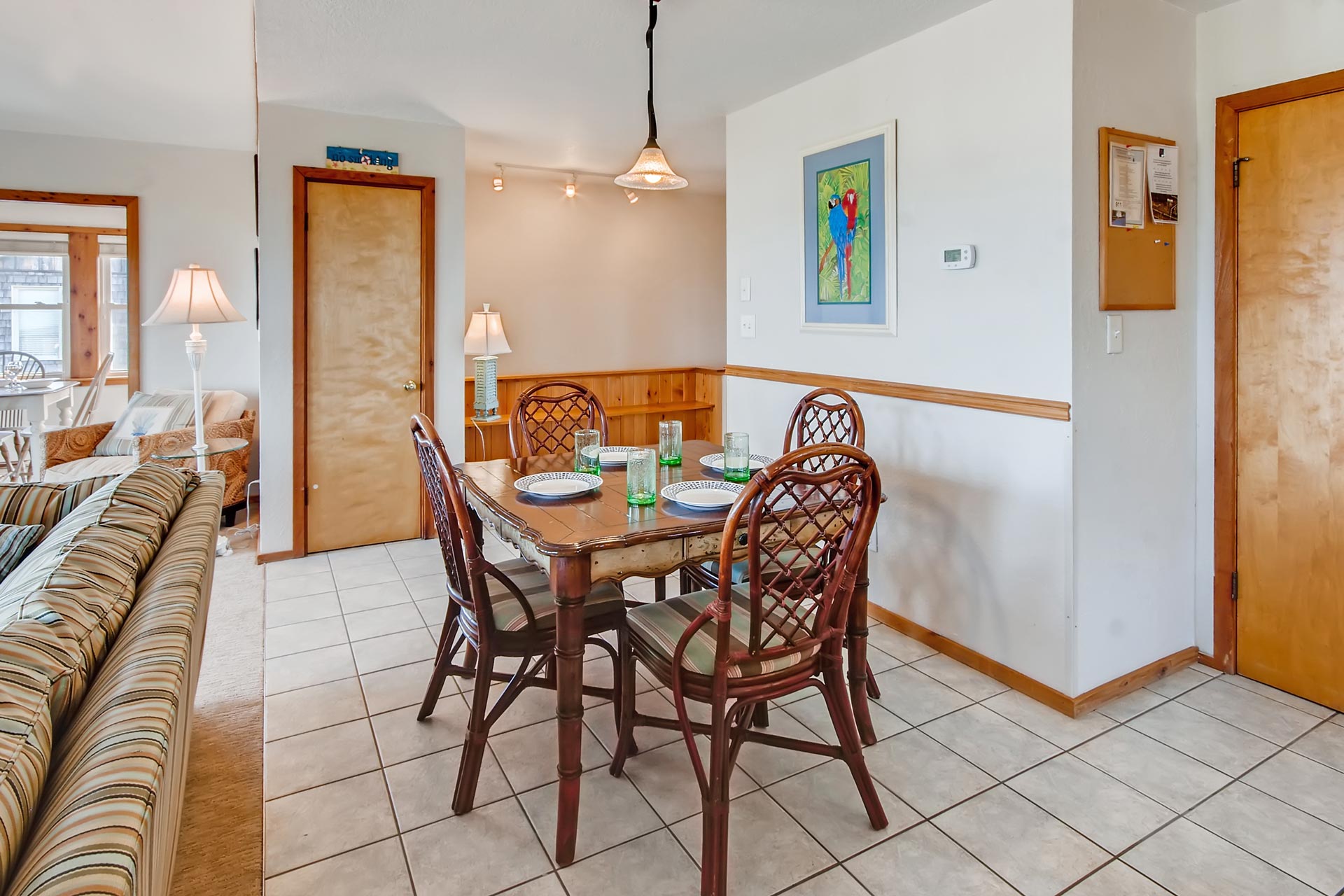 Surf Or Sound Realty Vantage Point 8 Dining Area 1 3351671