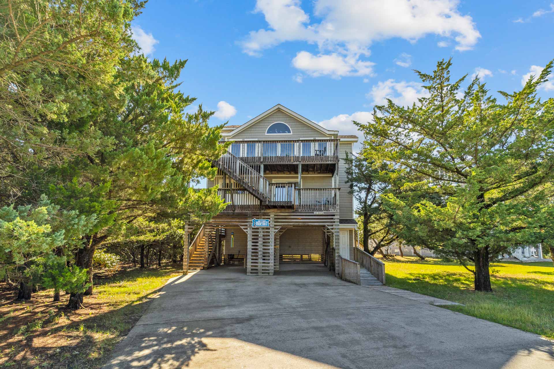 Surf Or Sound Realty 1155 Hatteras Hideout Exterior 1