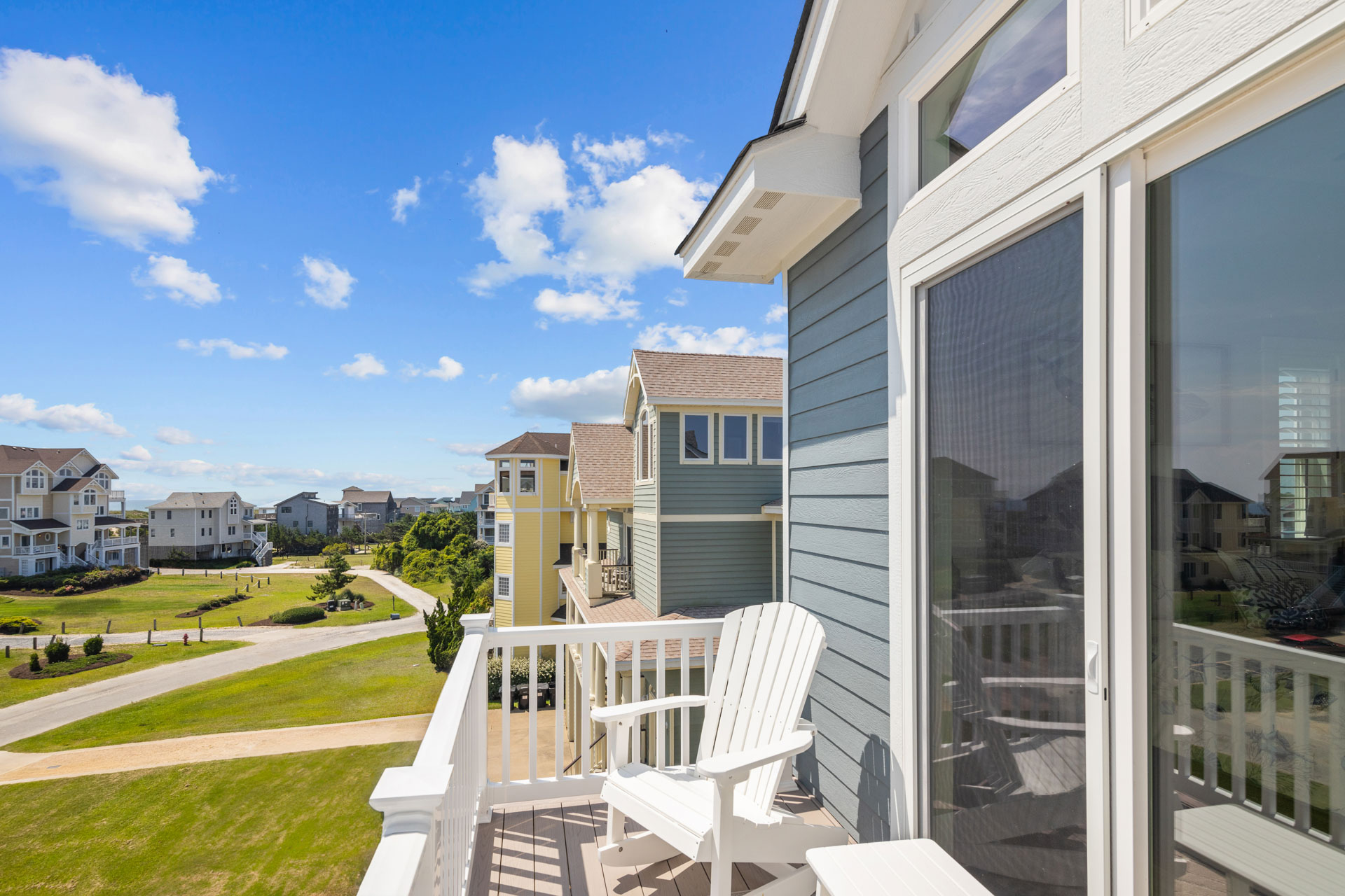 Surf Or Sound Realty 1058 Shell Of A Good Time Private Balcony Front 2 3375727