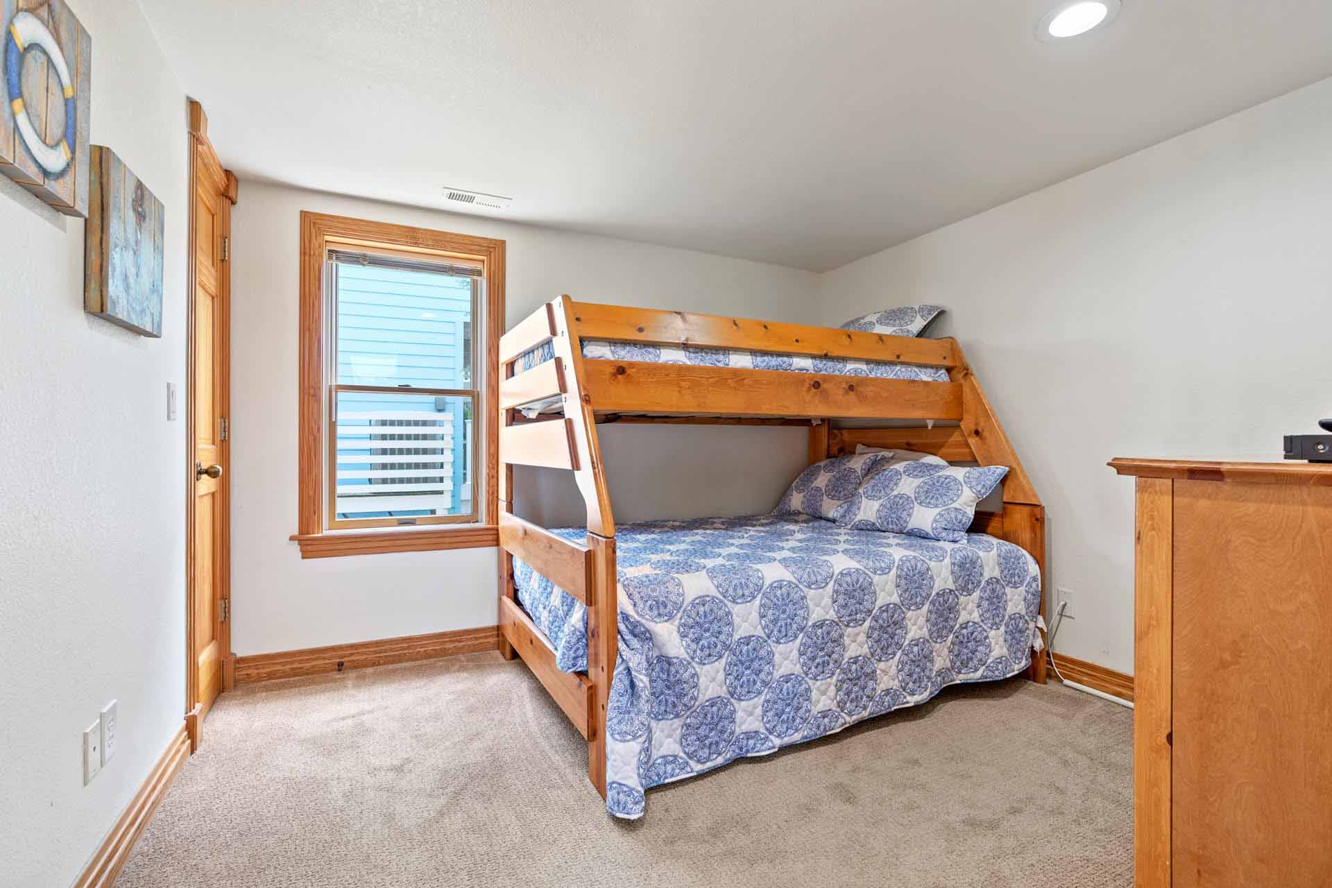 Surf Or Sound Realty 984 Mommas Pearl Bunk Bedroom 1 3366794