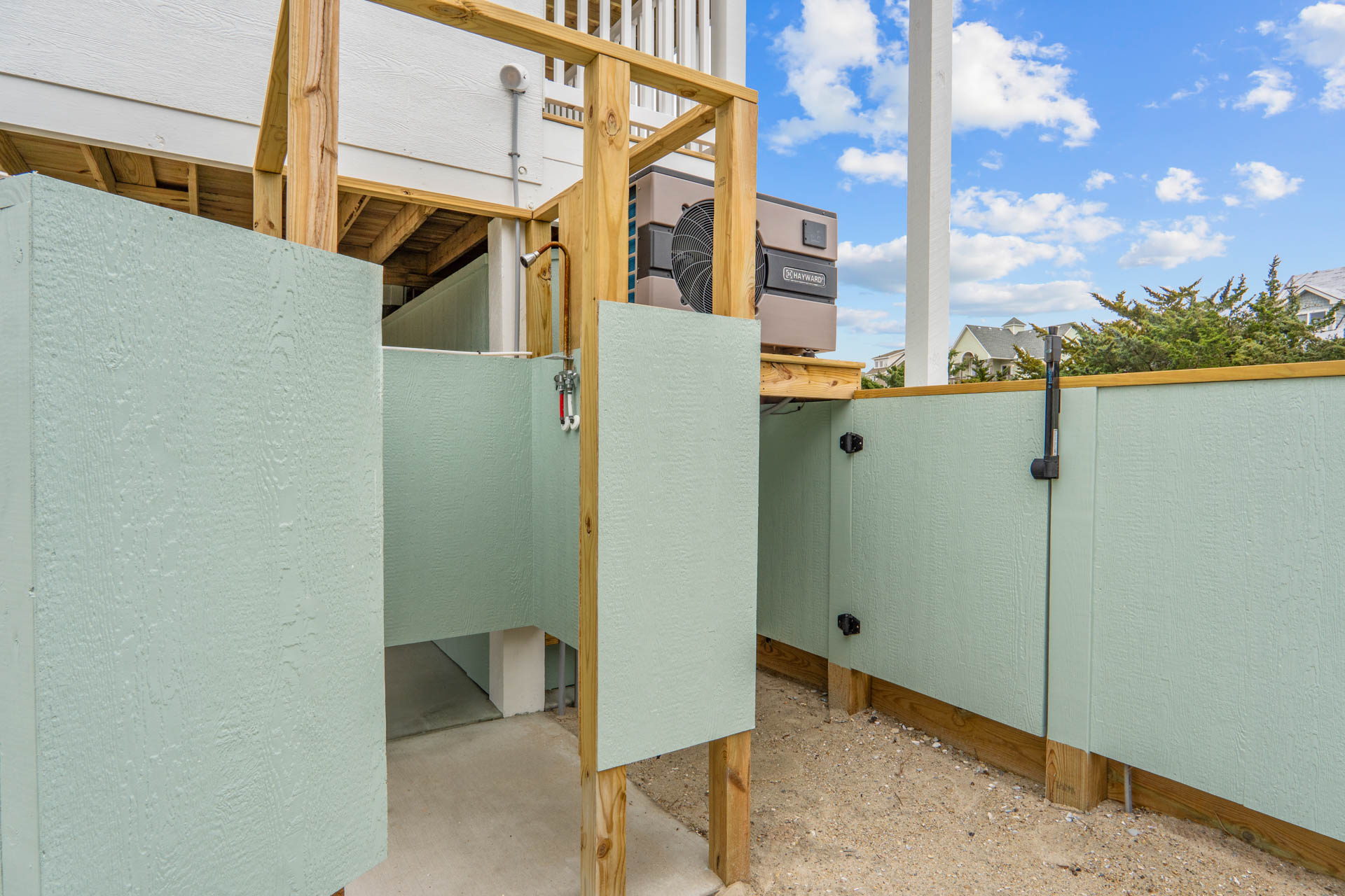 Surf Or Sound Realty 1110 Ipanema Waves Outdoor Shower