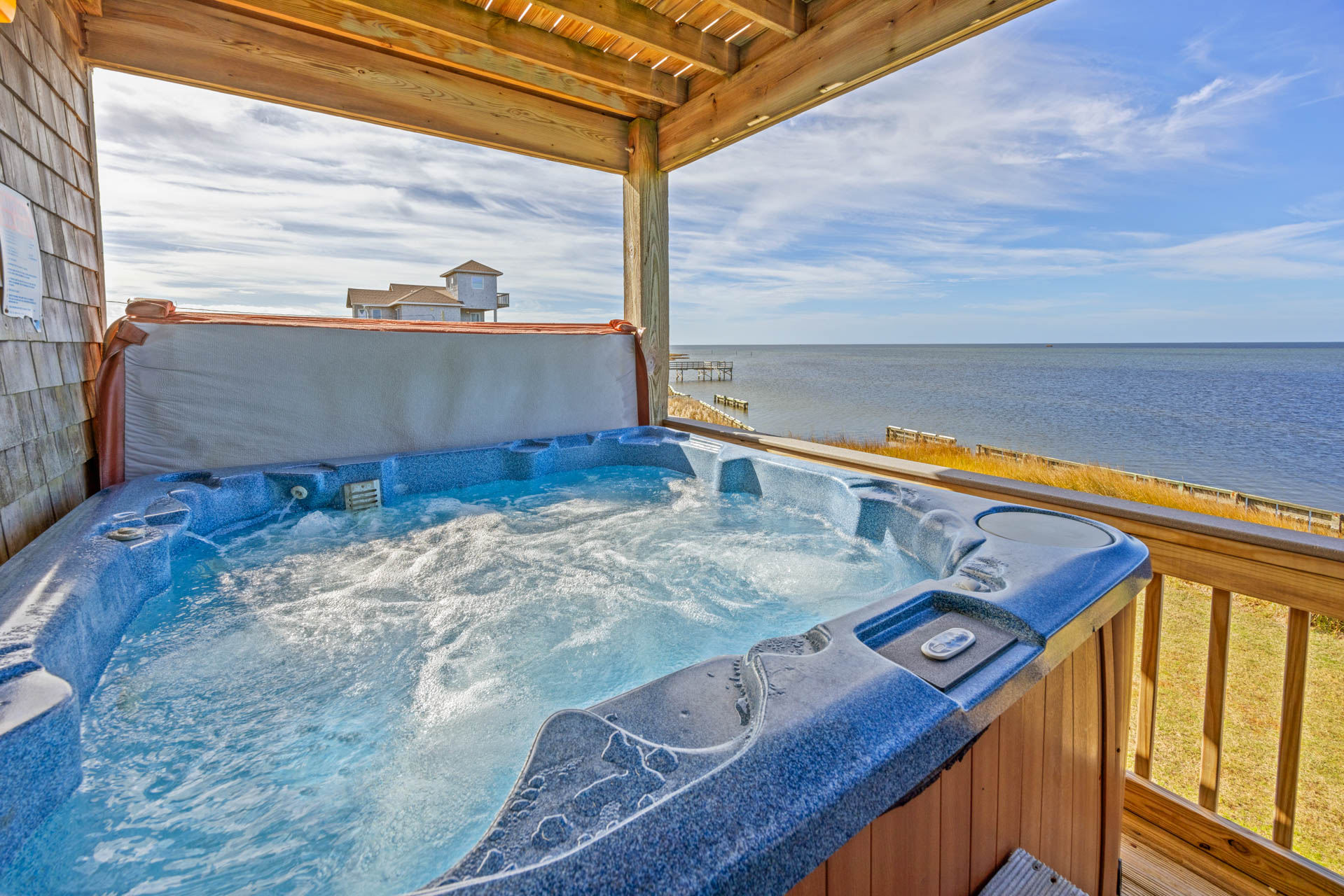 Surf Or Sound Realty 124 Stone's Surf Hot Tub