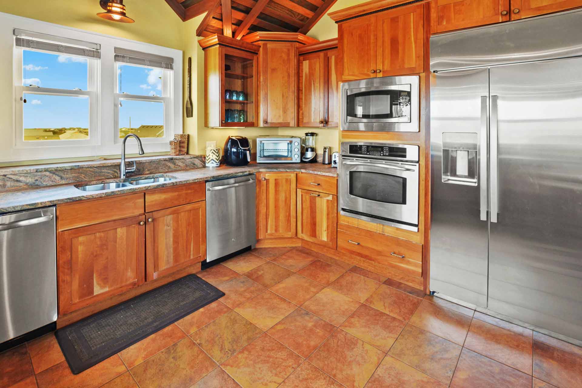 Surf Or Sound Realty 957 Coral Breeze Kitchen 019 3358267