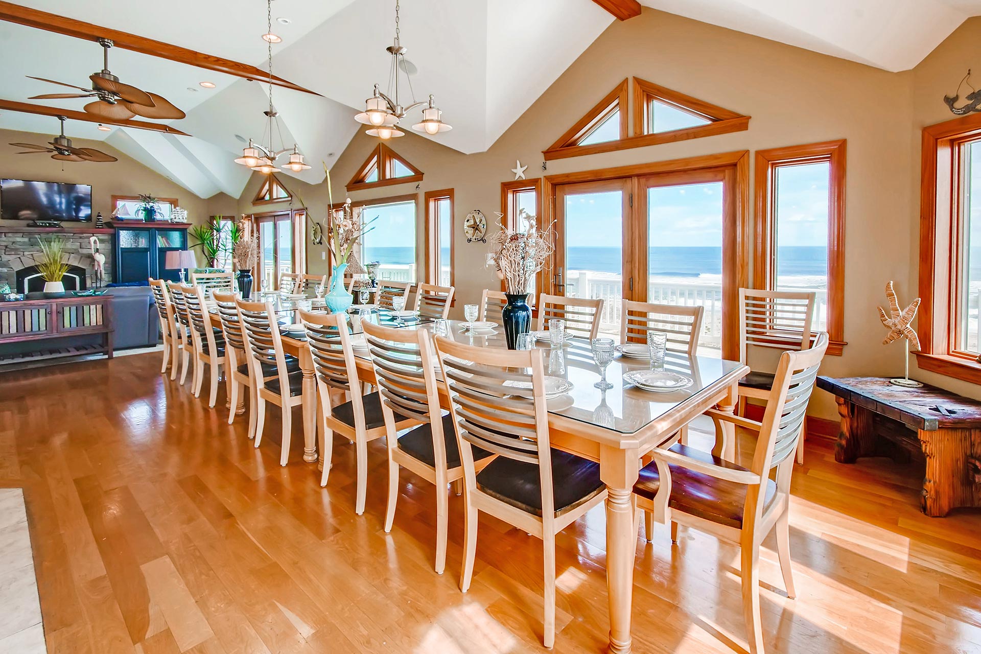 Surf Or Sound Realty Sea Glass 679 Dining Area 1 3341975