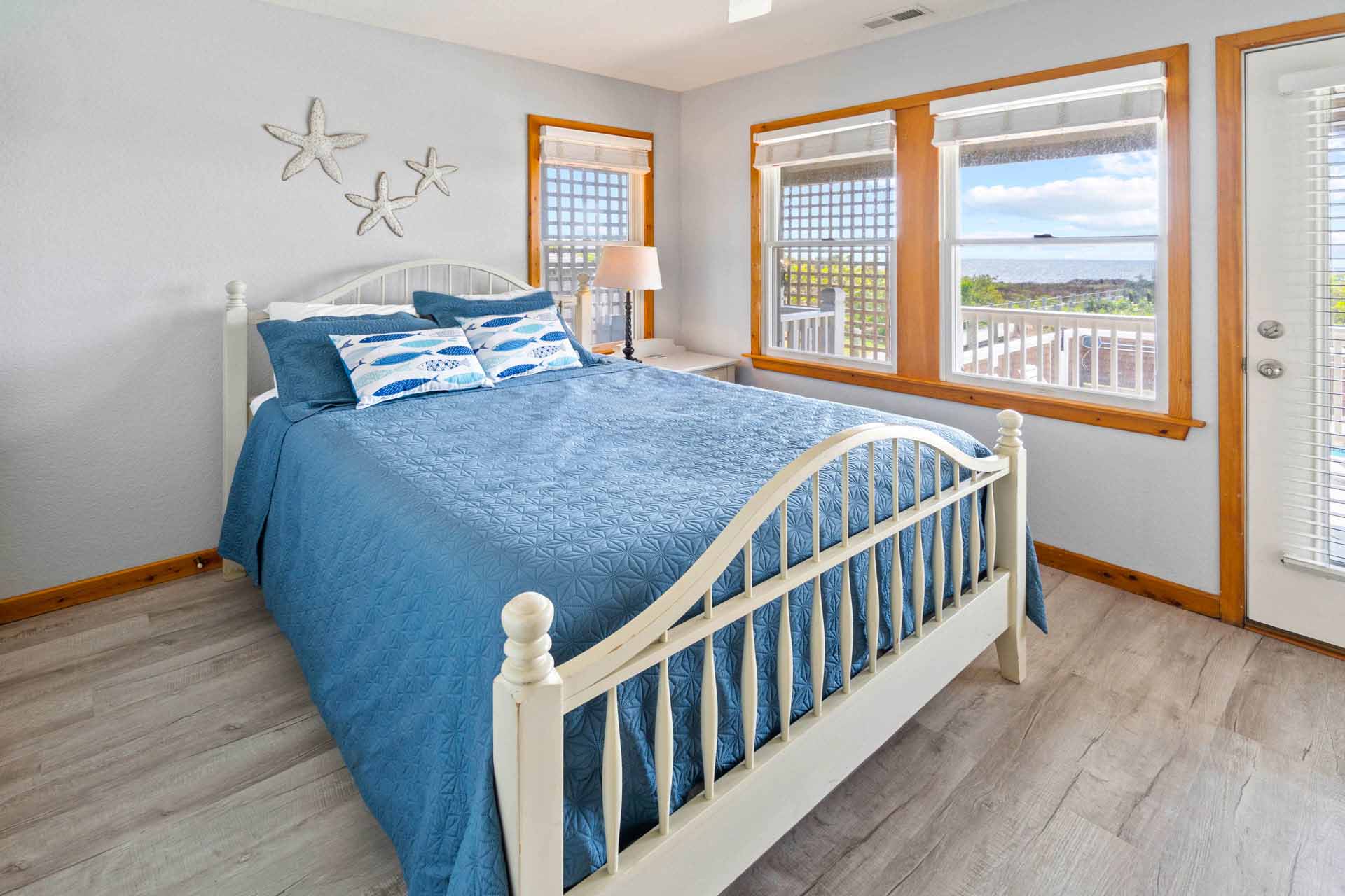 Surf Or Sound Realty 339 Salvo Sunsets Ground Level Queen Bedroom 3364742