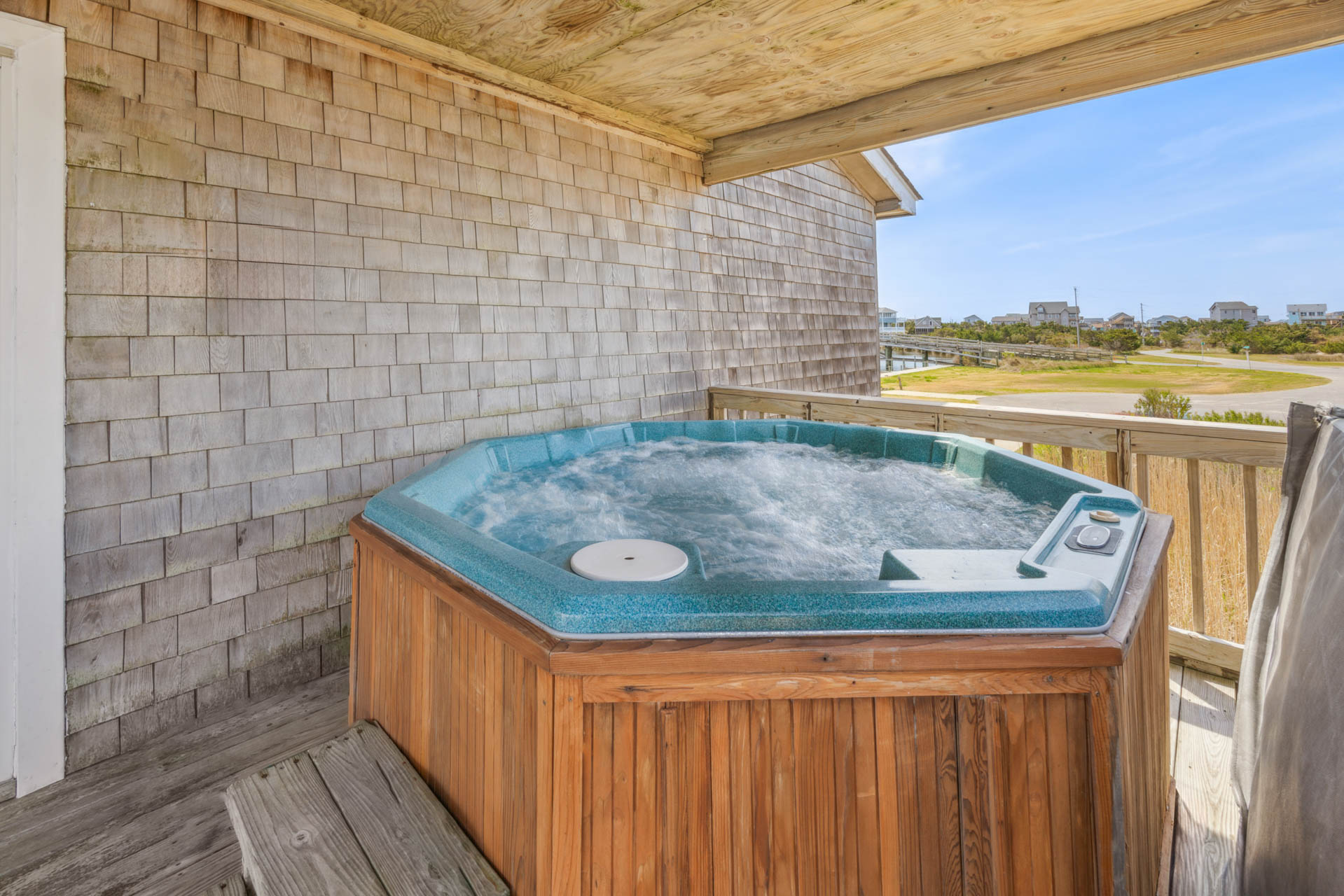 Surf Or Sound Realty 1196 Island Dawn Hot Tub