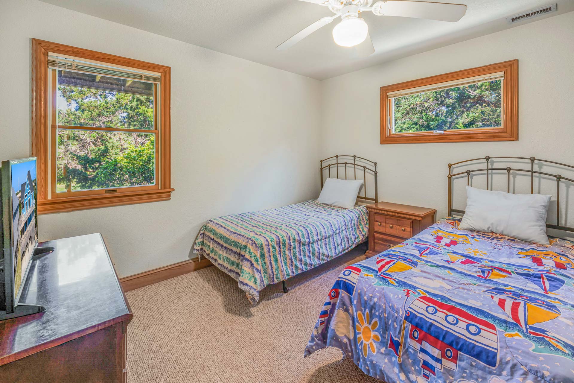 Surf Or Sound Realty 1129 Sea Queen Bedroom 7