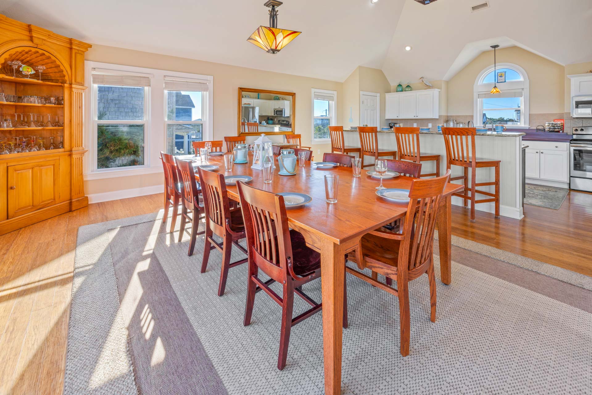 Surf Or Sound Realty 537 Imagine Dining Area 2