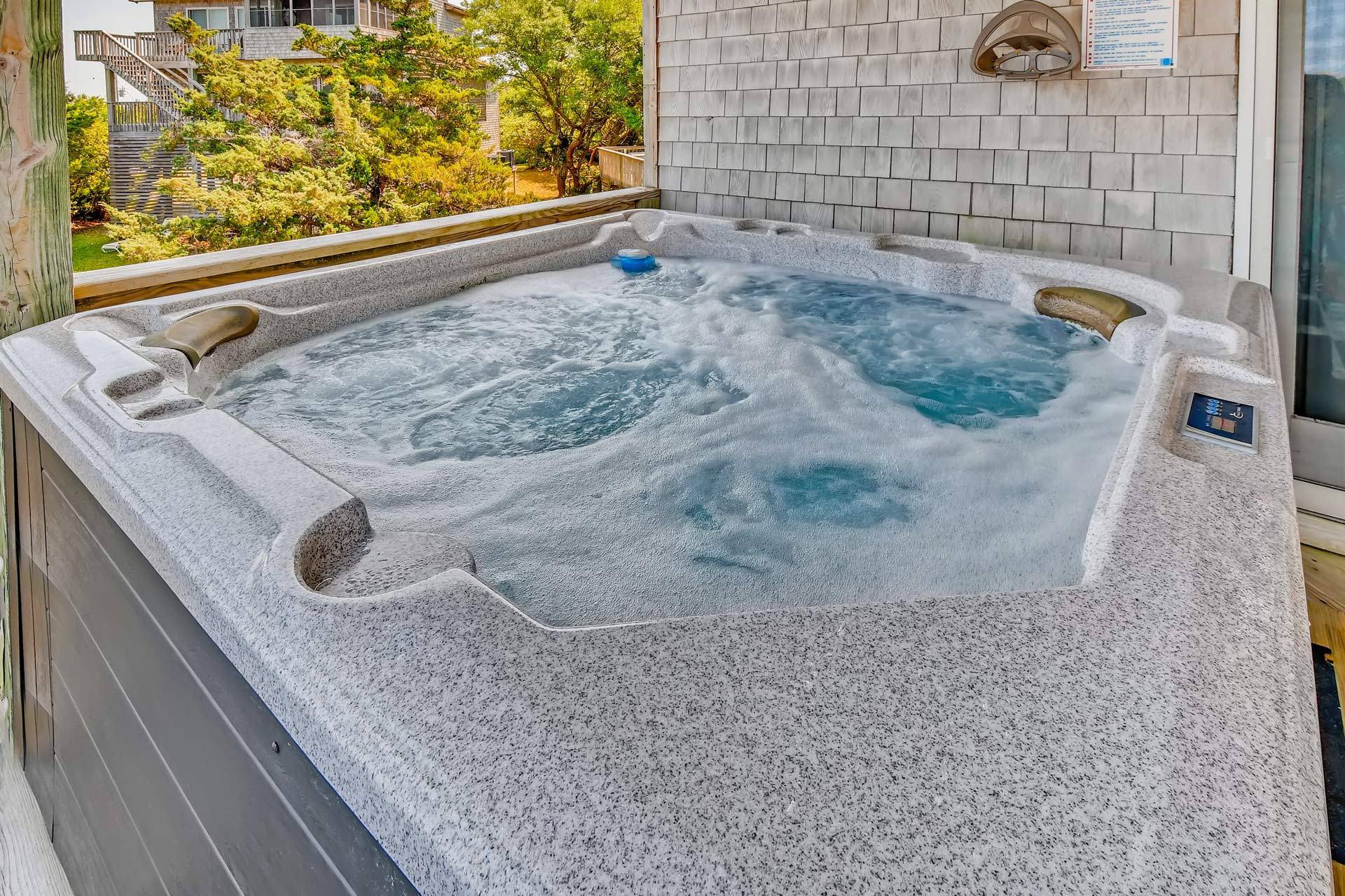 Surf Or Sound Realty 953 Lescape Hot Tub 3356366