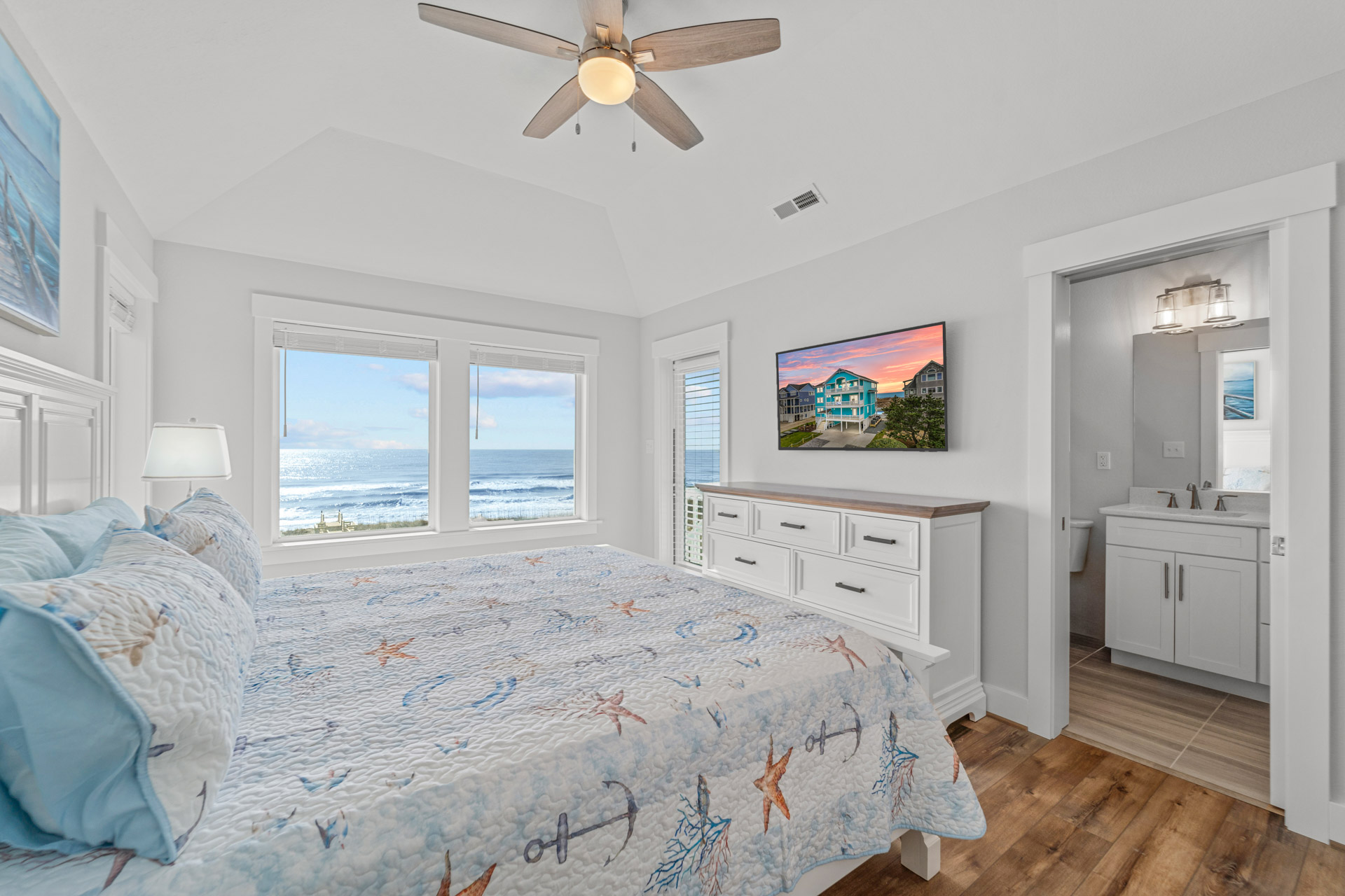 Surf Or Sound Realty 1093 Hatteras Holiday Bedroom 1 4