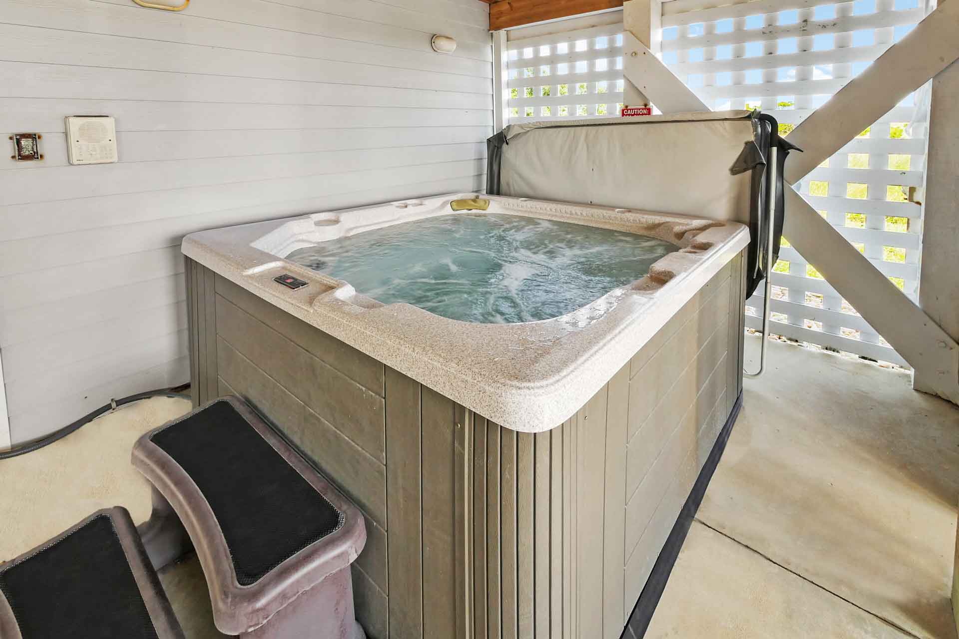 Surf Or Sound Realty 585 Carolina Dreamn Hot Tub 3357390