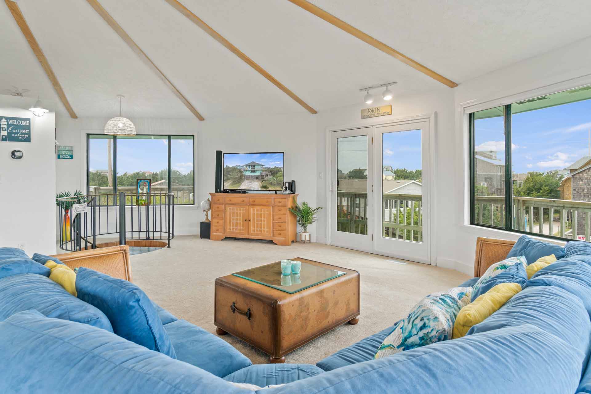 Surf Or Sound Realty 998 Circle In The Sand Great Room 3 3363279