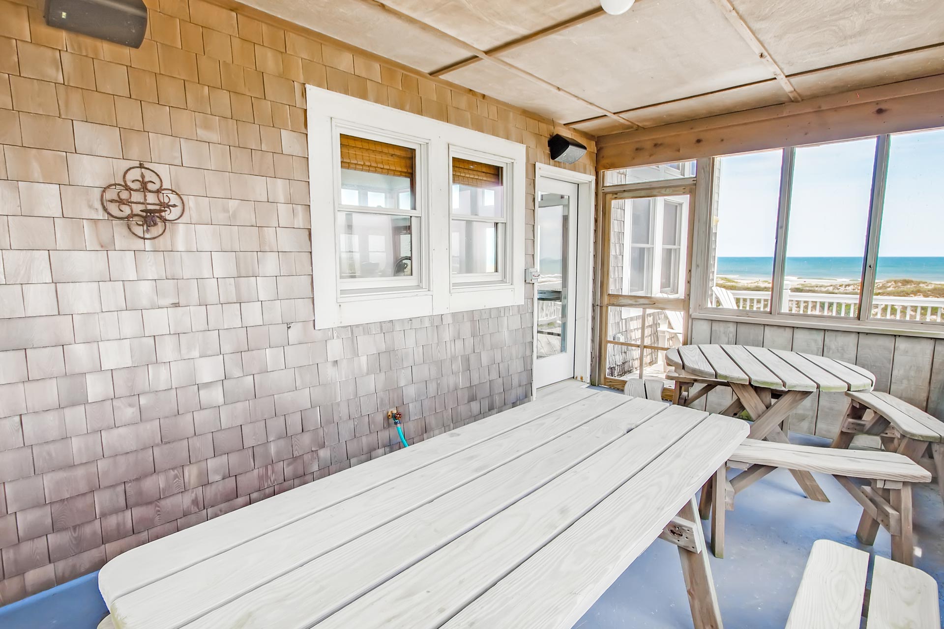 Surf Or Sound Realty Hatteras Moon 377 Screened Porch 3351392