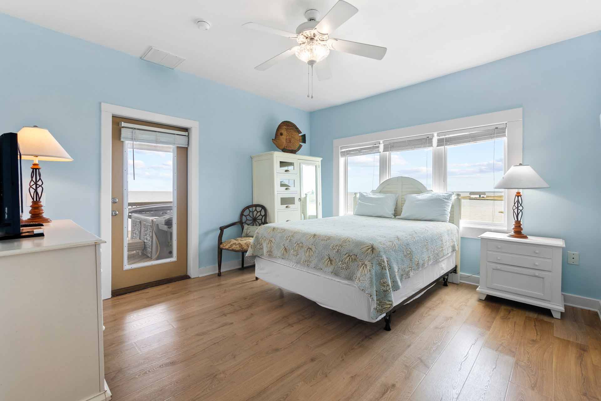 Surf Or Sound Realty 796 Sail On First Floor Queen Master Bedroom 2 3363762