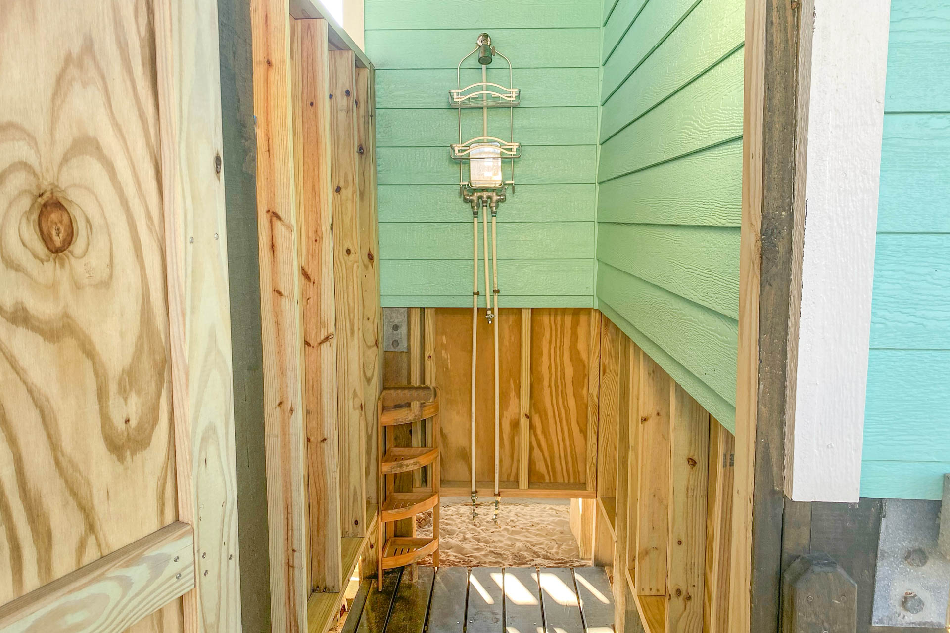 Surf Or Sound Realty 1160 Endeavor Outdoor Shower