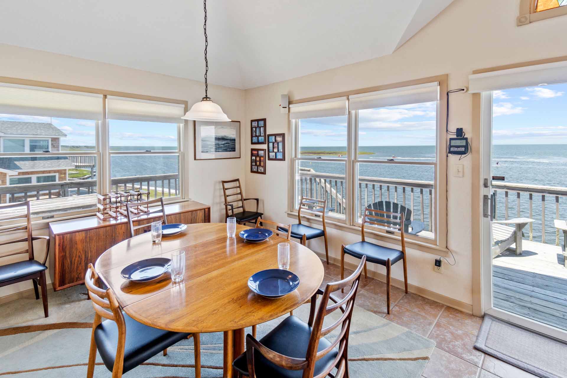 Surf Or Sound Realty 1018 Sound Wave Dining Area 1 3364811