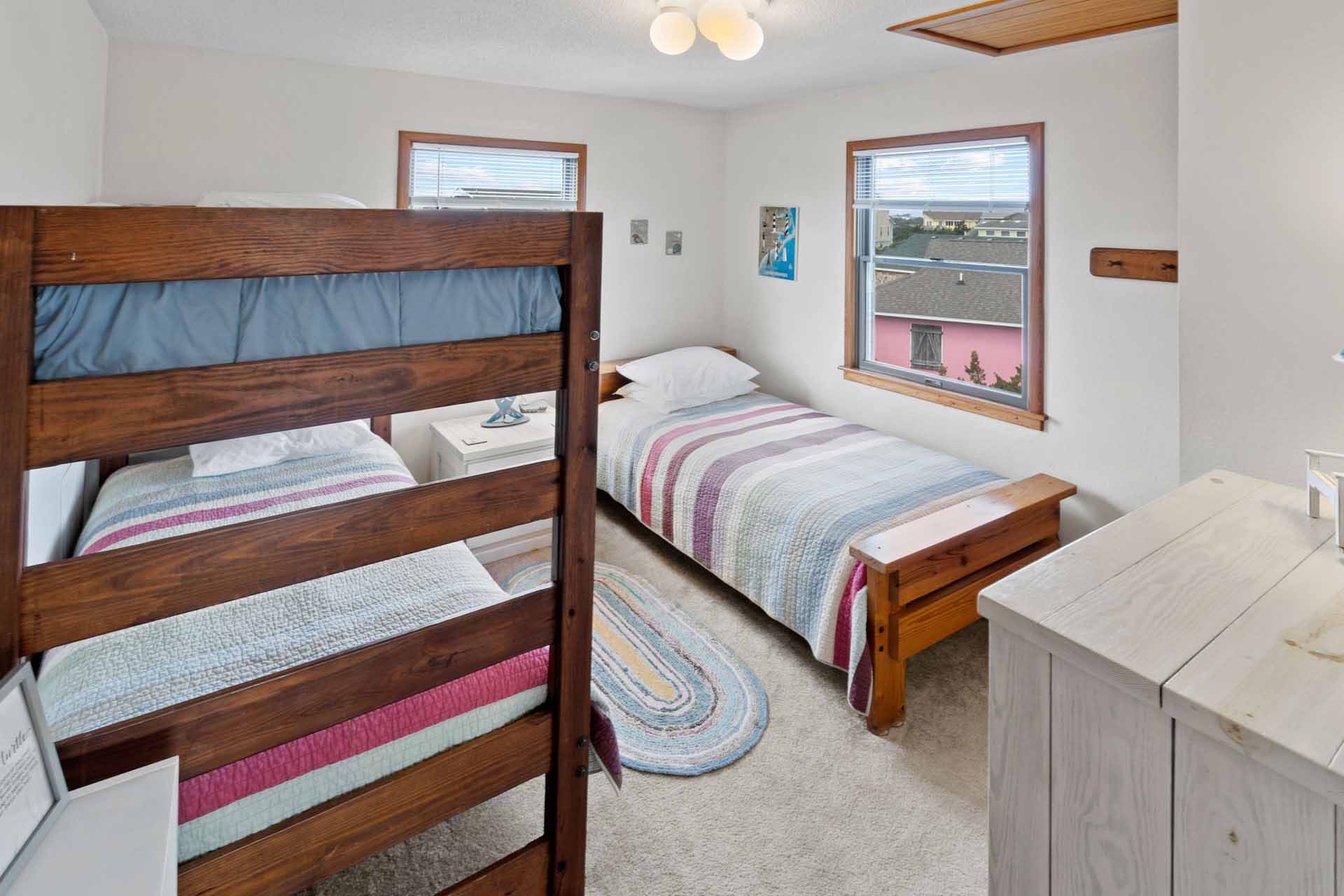 Surf Or Sound Realty 194 Askin Cottage Bunk Bedroom 3362836