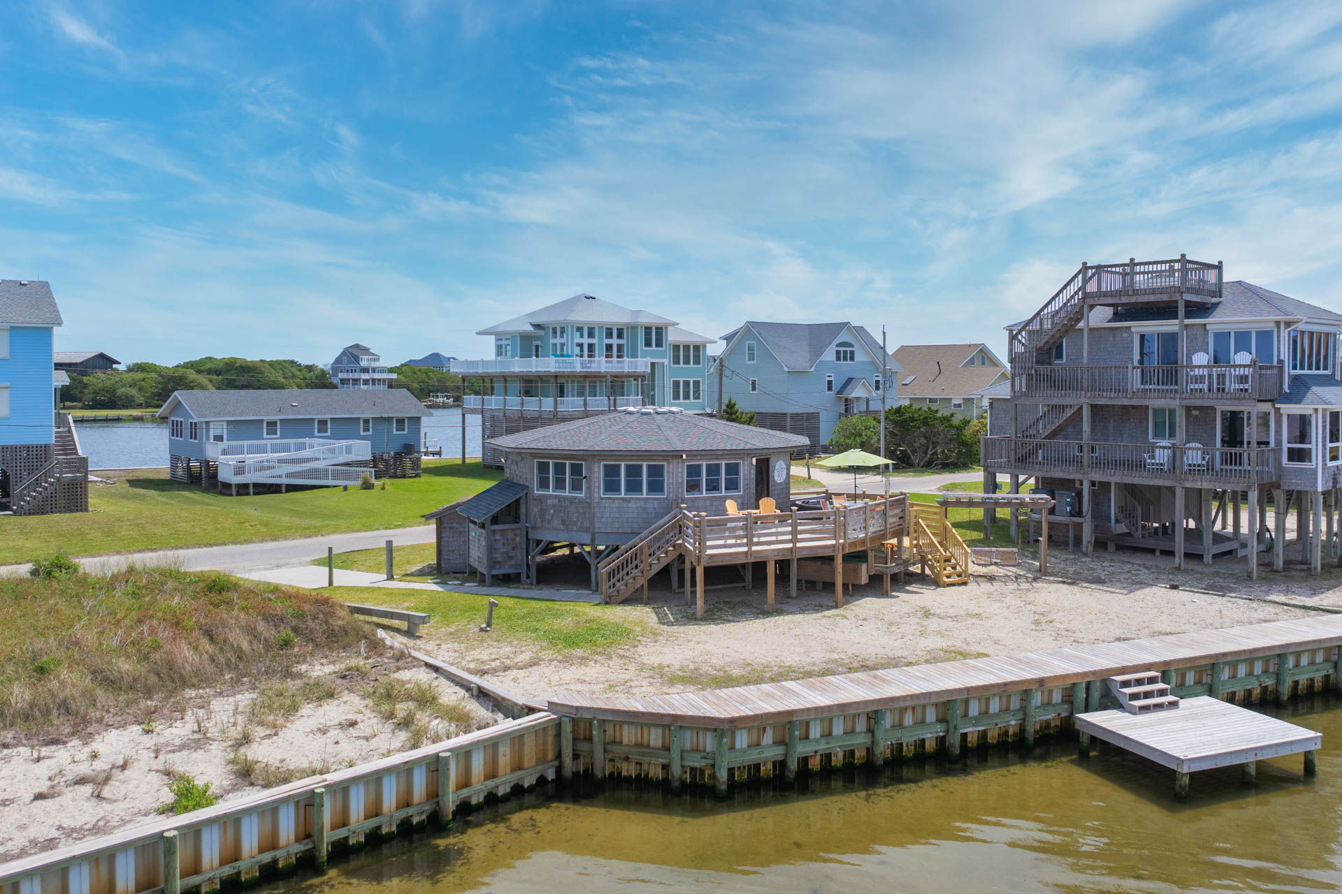 Surf Or Sound Realty 1076 Tiki Hut Exterior 6