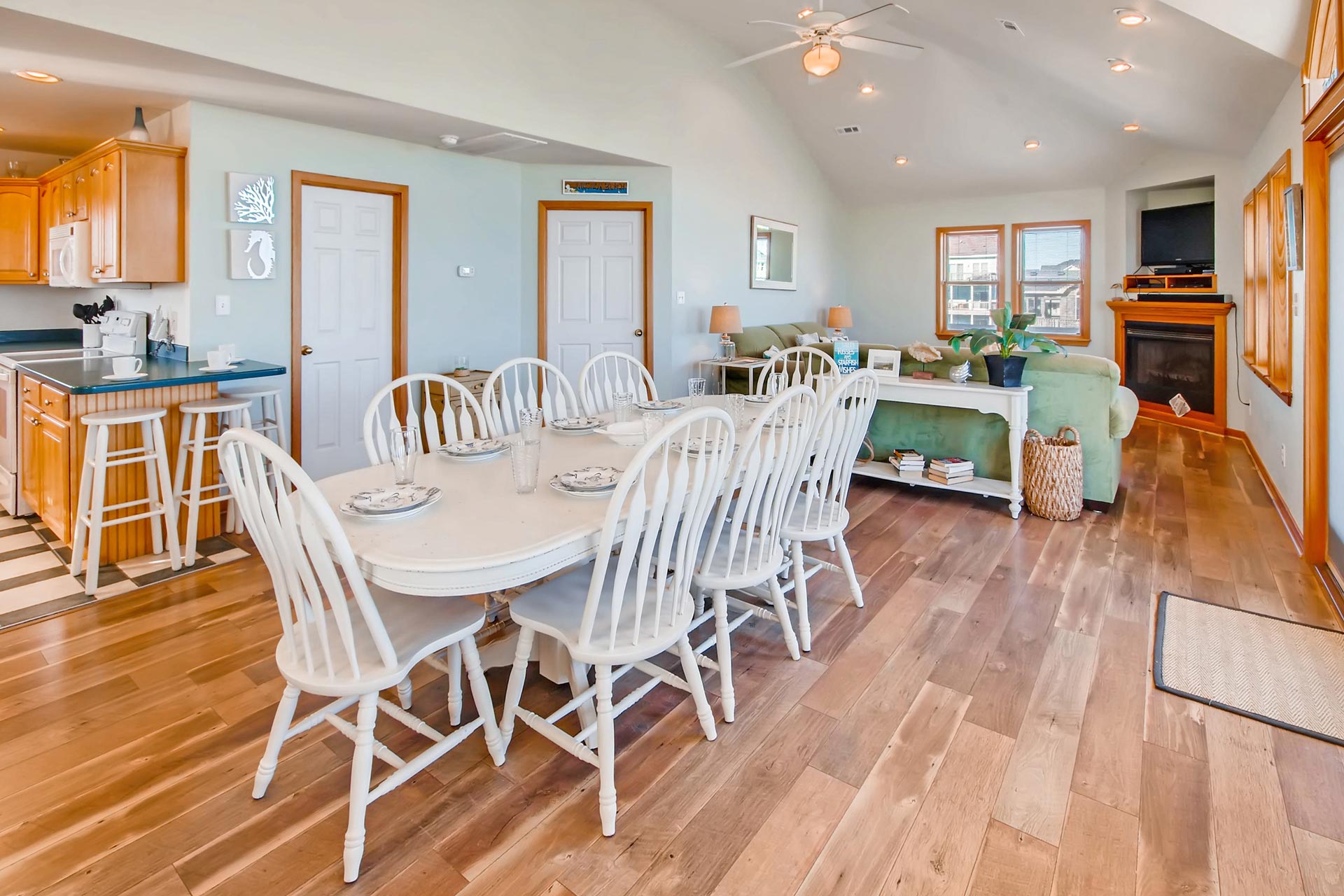 Surf Or Sound Realty Waters View 317 Dining Area 2 3334768