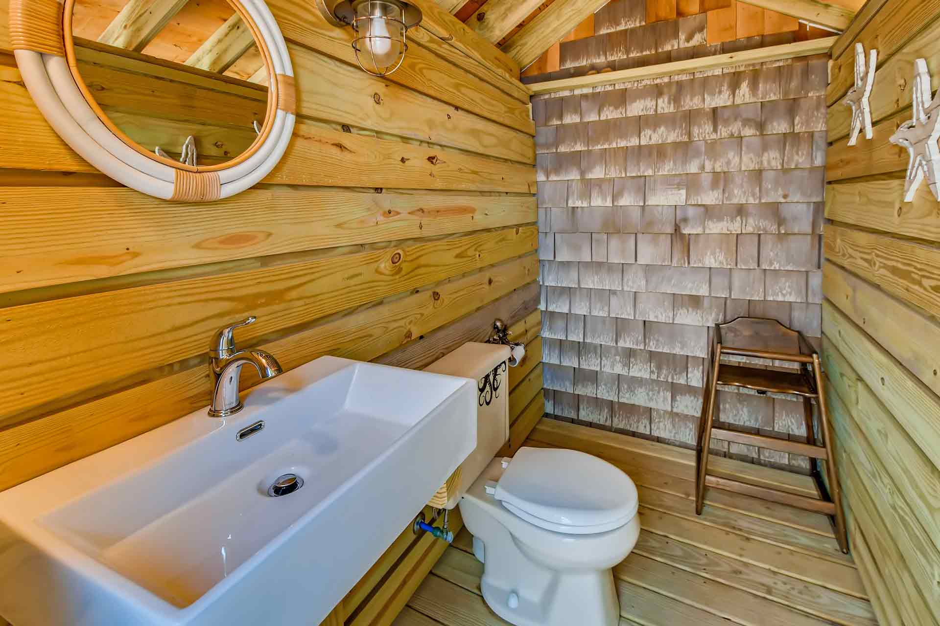 Surf Or Sound Realty 882 Life Aquatic Poolside Bathroom 2 3358974