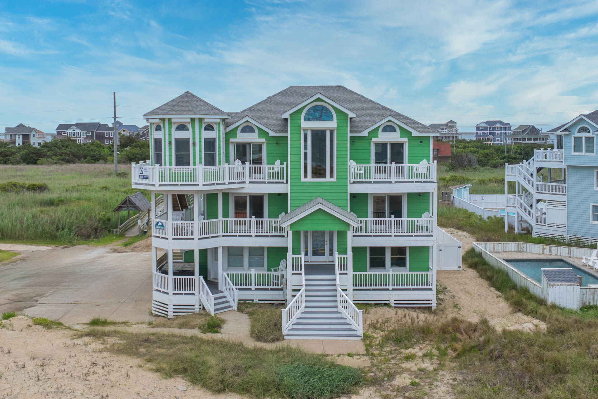 Surf Or Sound Realty 1154 Emerald Point Exterior 4