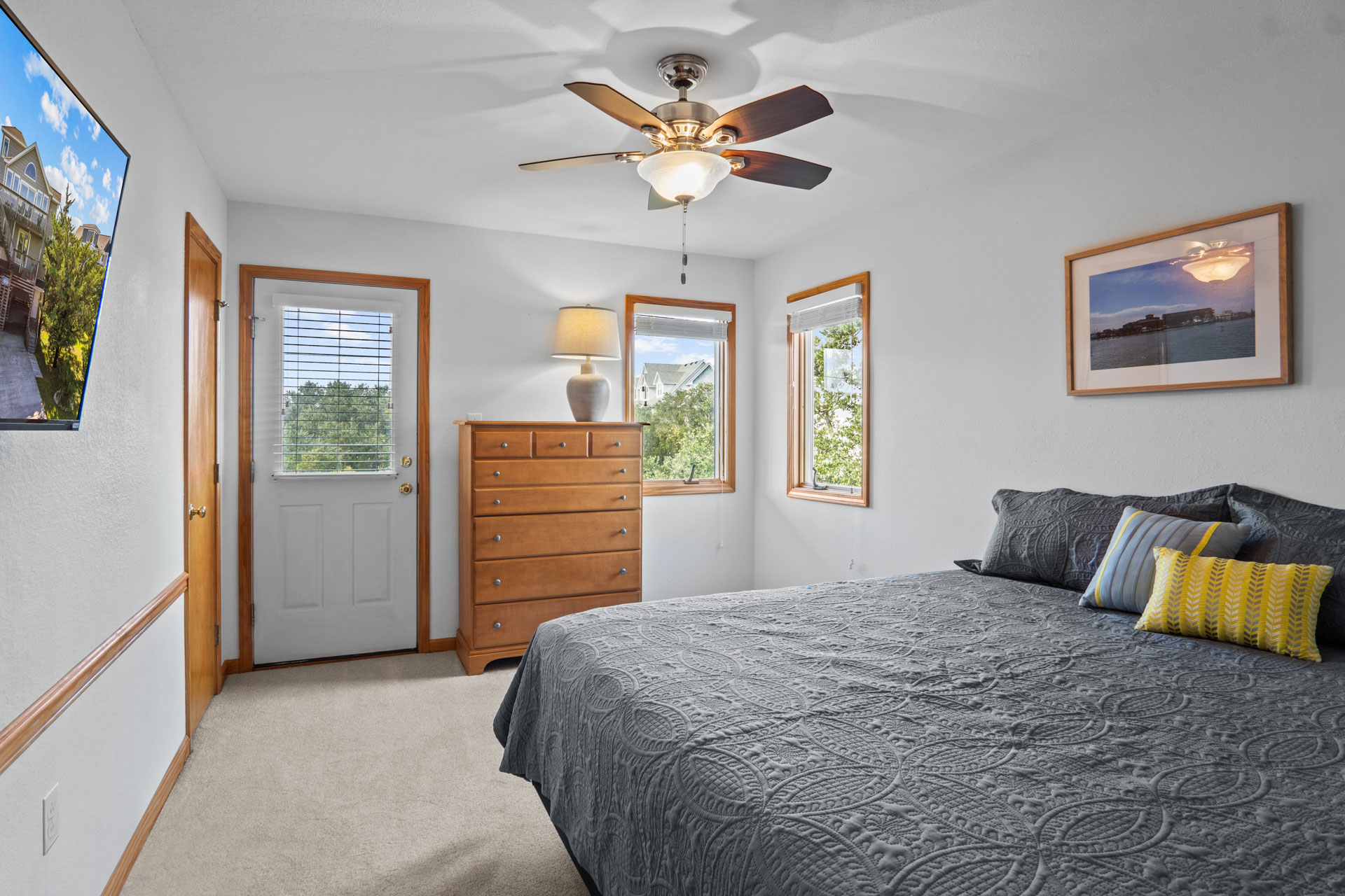 Surf Or Sound Realty 1155 Hatteras Hideout Bedroom 3 2