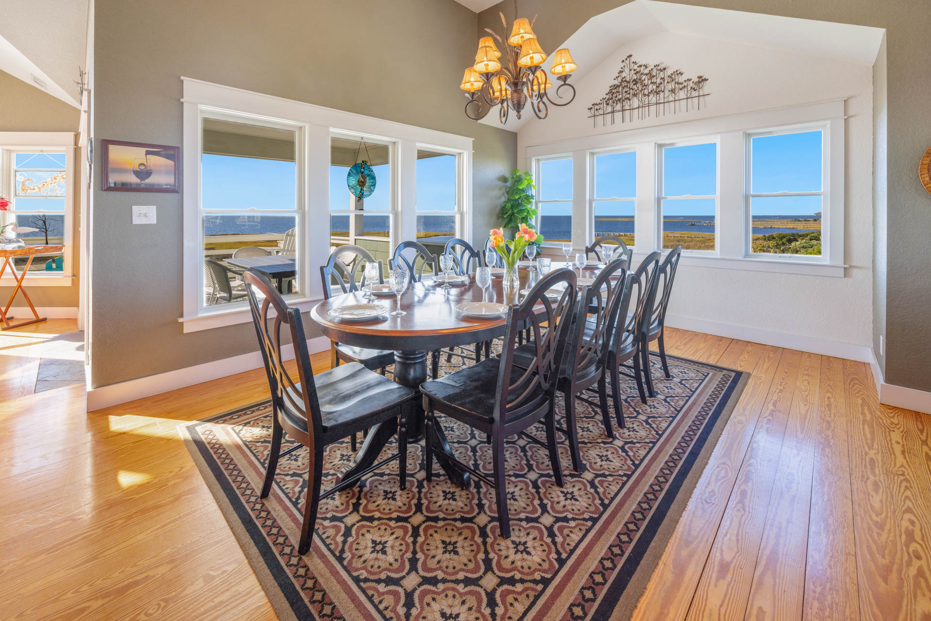 Surf Or Sound Realty 438 Sounds Terrific Dining Area 1