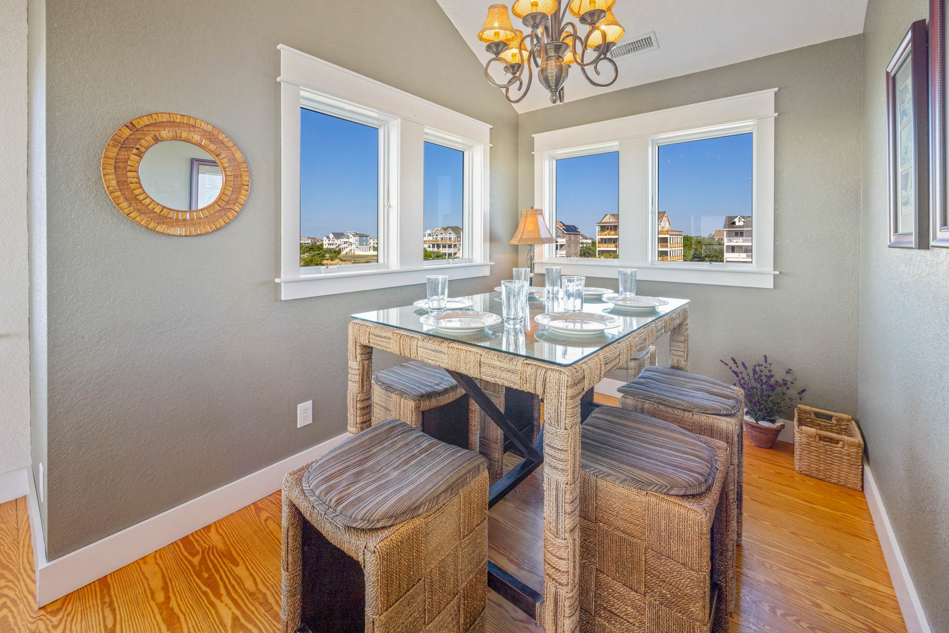 Surf Or Sound Realty 438 Sounds Terrific Dining Area 4