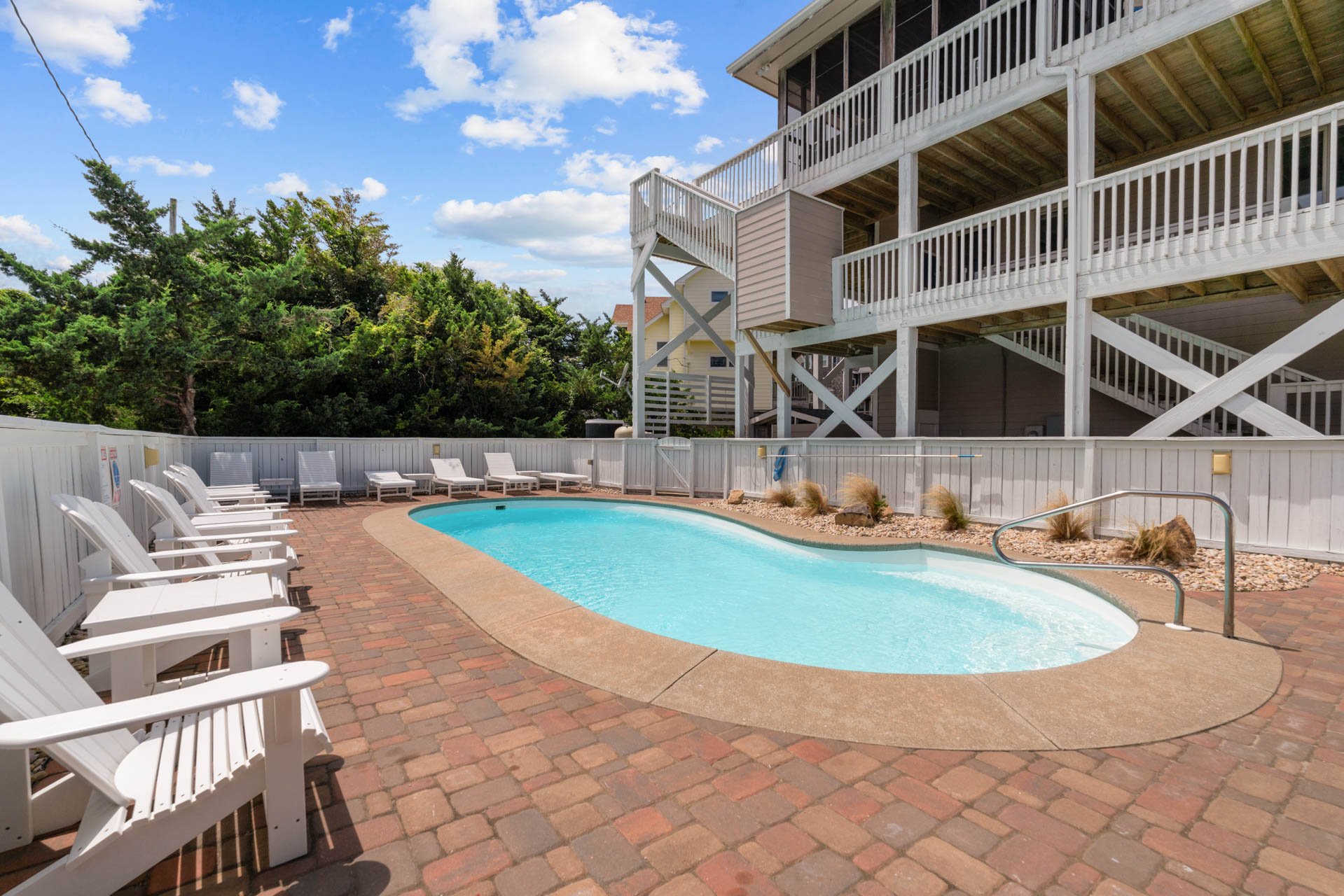 Surf Or Sound Realty 638 The Hatteras House Pool Area 2 3375460