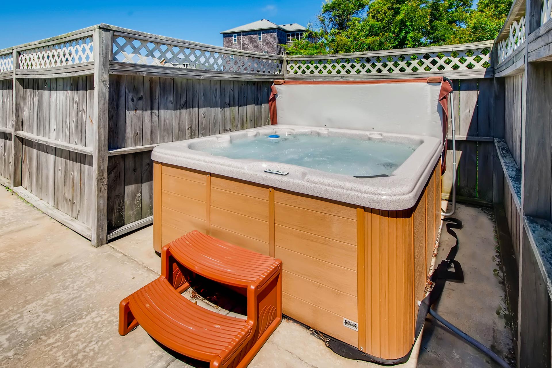 Surf Or Sound Realty Sunshine Daydream 927 Hot Tub 3352255