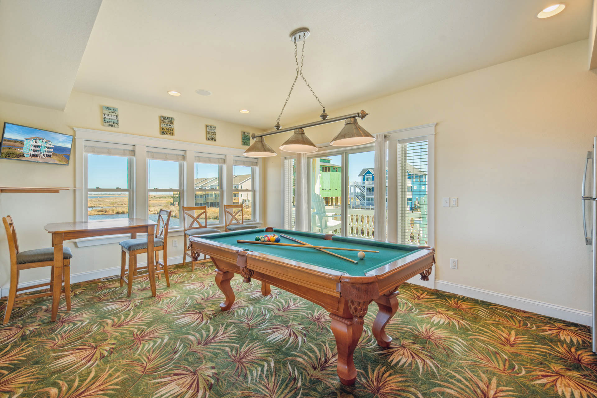 Surf Or Sound Realty 747 Paradise Cove Game Room 1