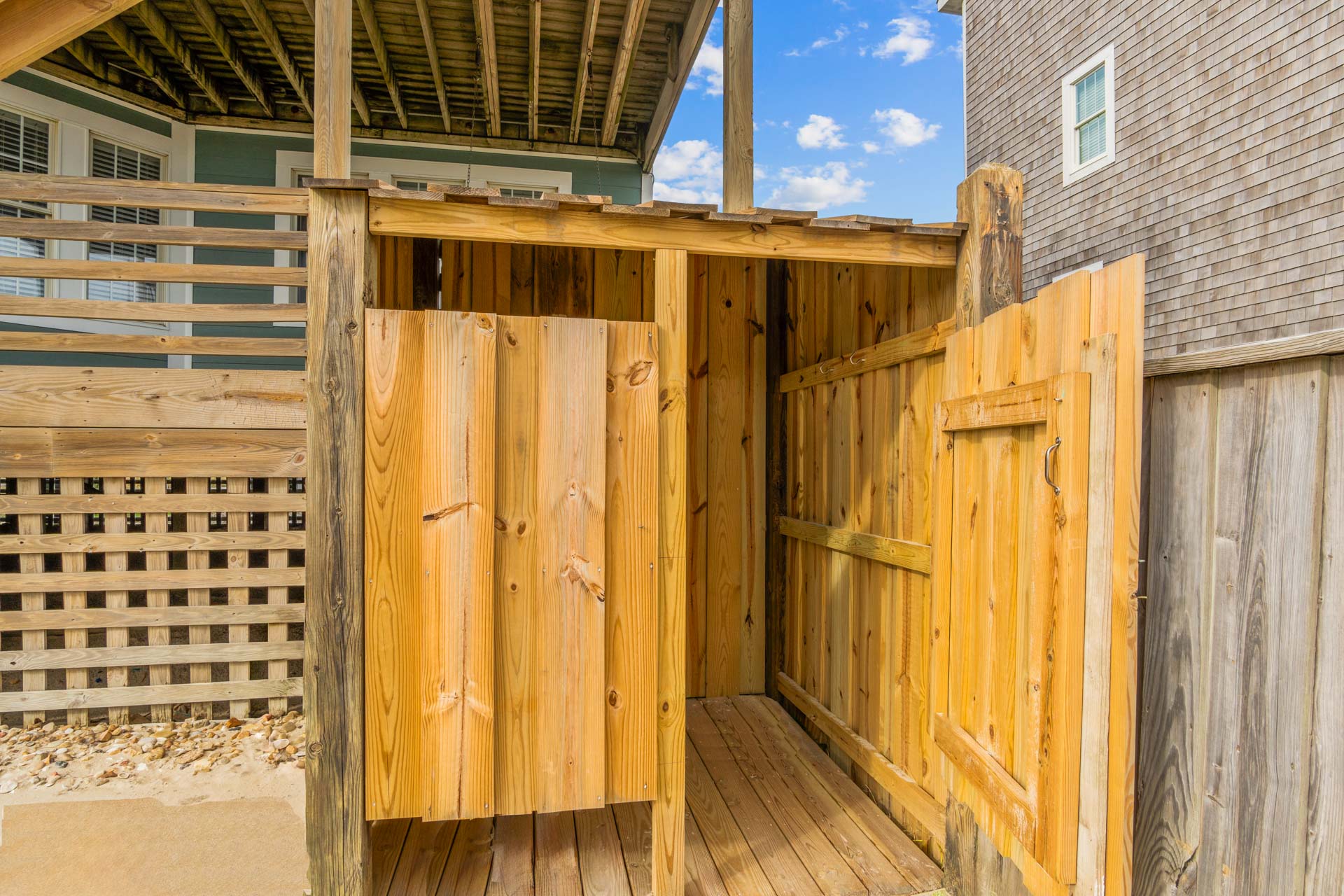 Surf Or Sound Realty 785 Loggerhead Outdoor Shower