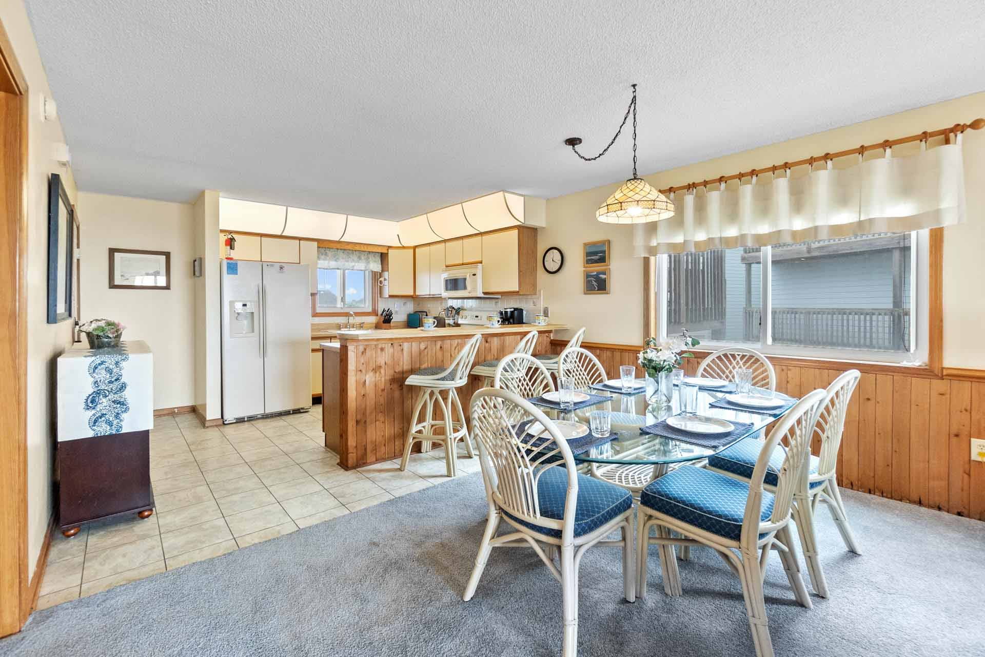 Surf Or Sound Realty 1048 Sea Site Heights Dining Area 2 3365675