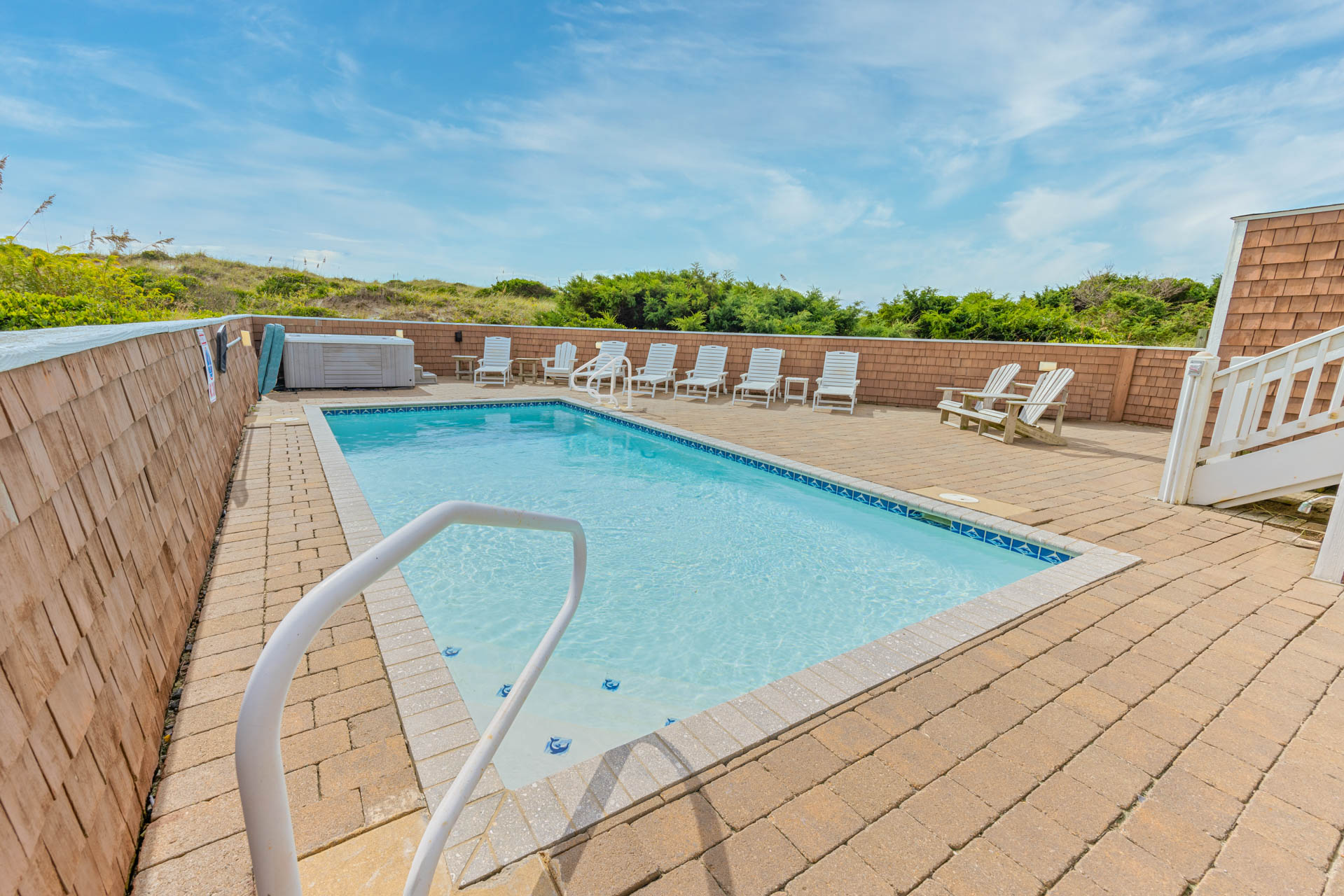 Surf Or Sound Realty 682 Hatteras Hid Away Pool Area 2