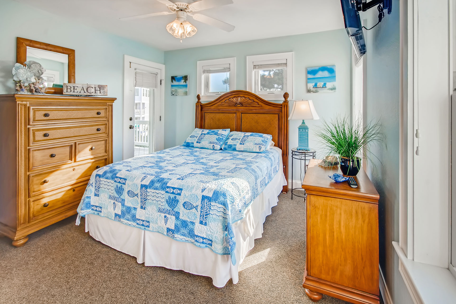 Surf Or Sound Realty Island Breeze Queen Bedroom 3353462