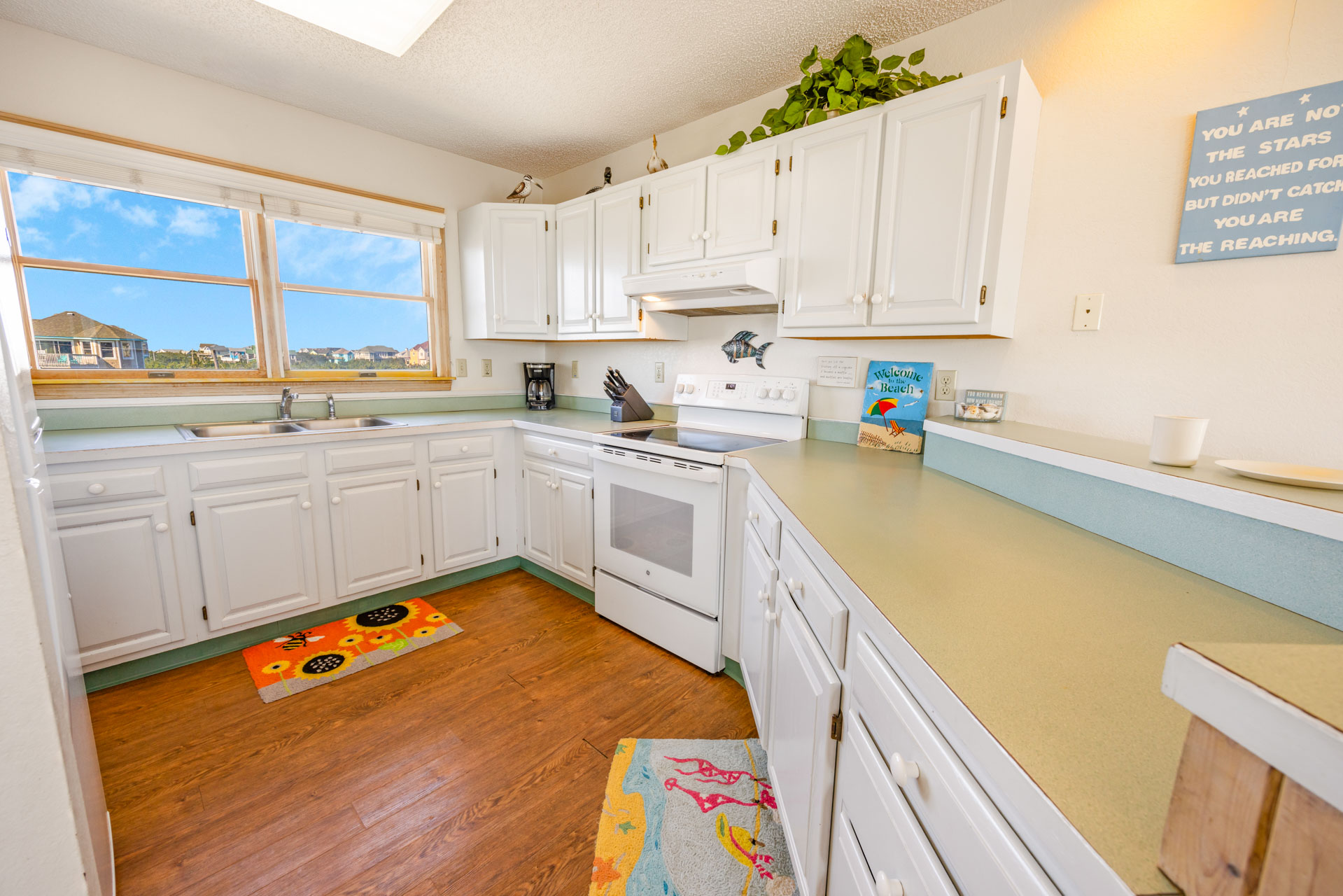 Surf Or Sound Realty 800 Winfinity Kitchen 2