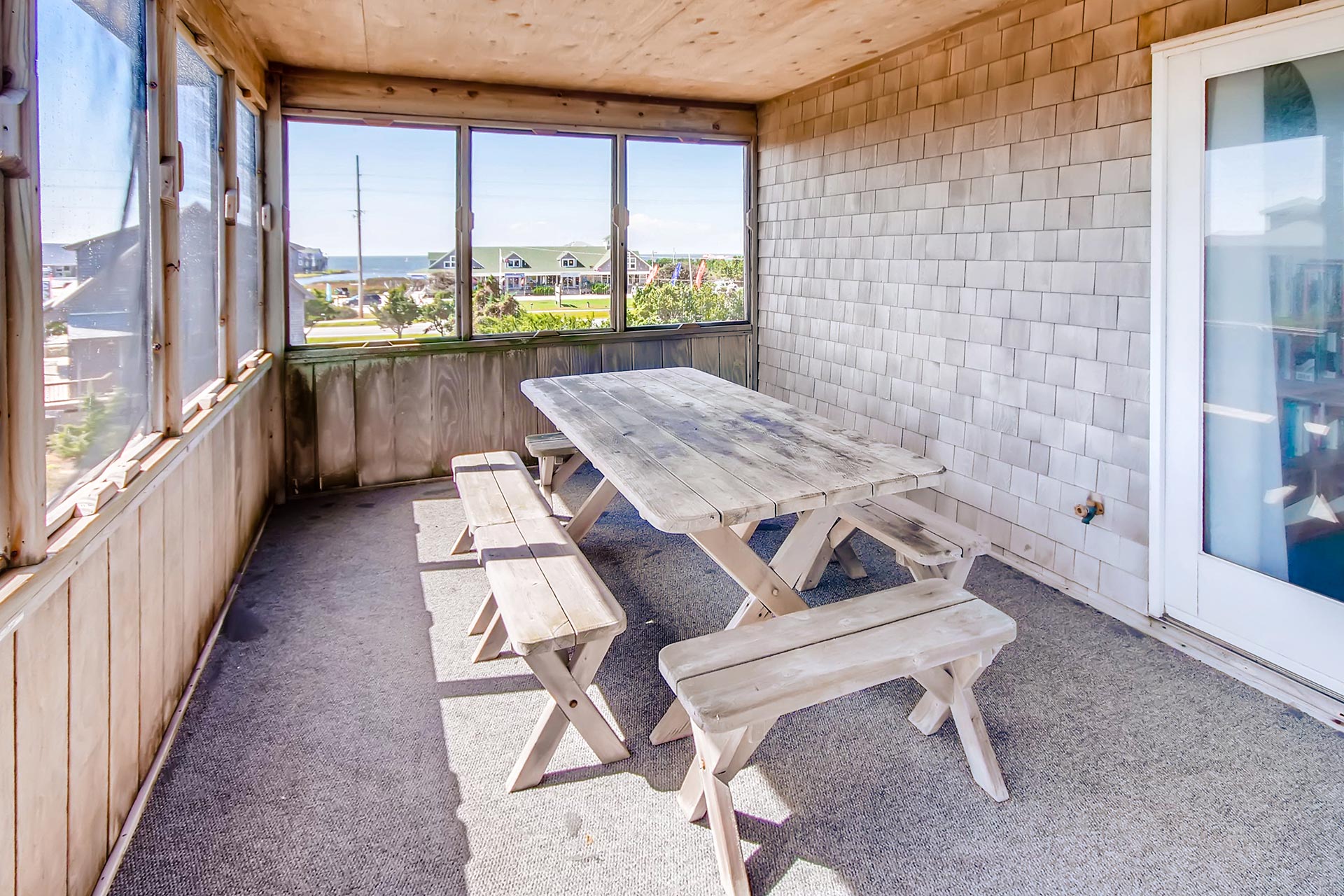 Surf Or Sound Realty Trident 873 Screened Porch 3340122