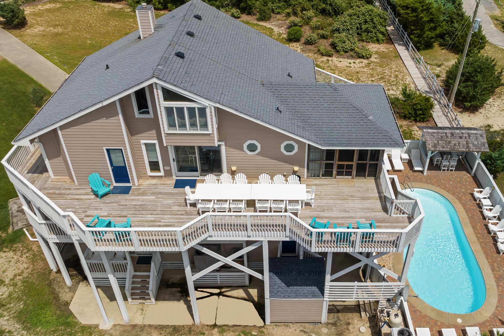 Surf Or Sound Realty 638 The Hatteras House Exterior Drone 2 3375451