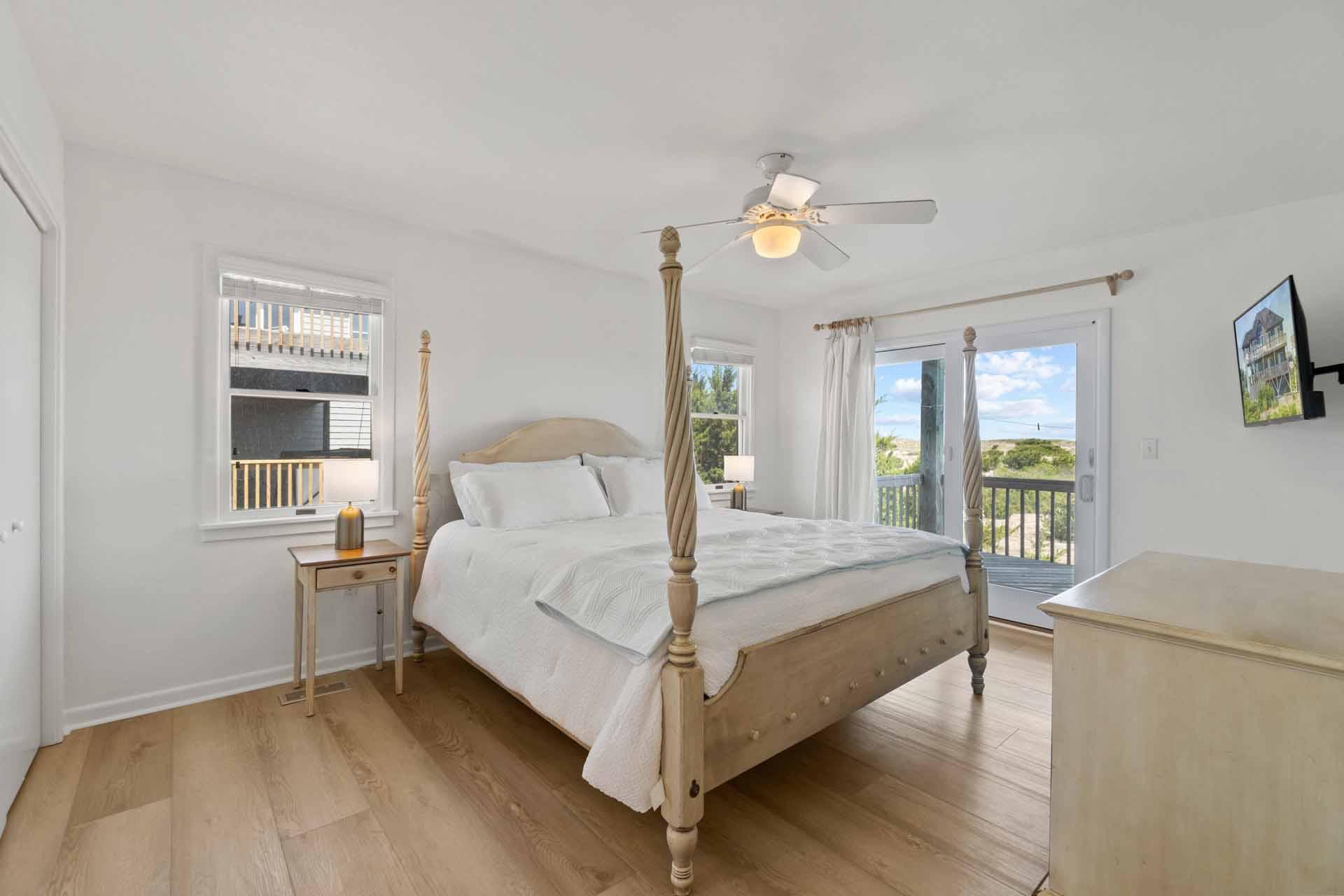 Surf Or Sound Realty 81 Indulgence First Floor King Bedroom 3363739