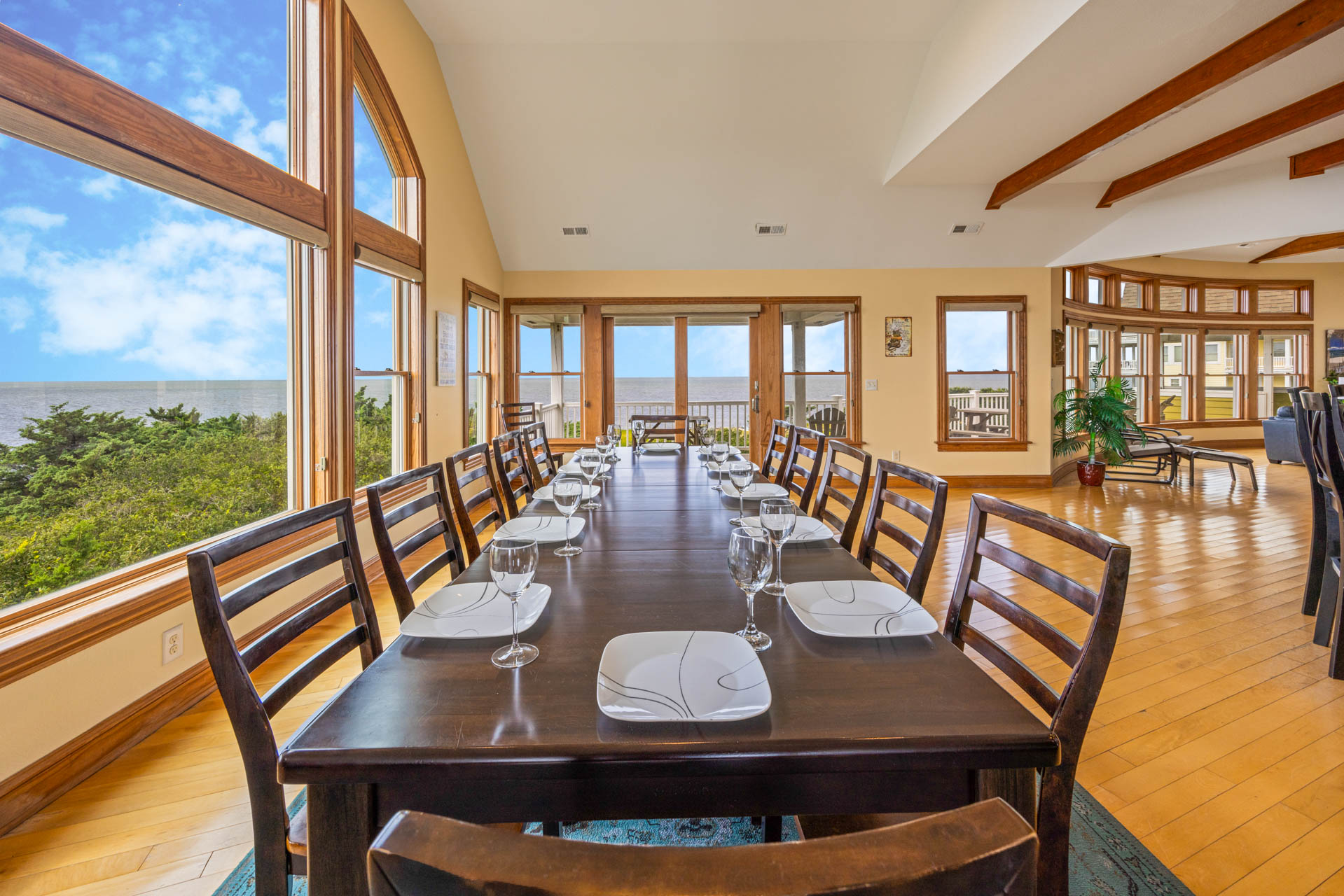 Surf Or Sound Realty 1118 Beautiful Sound Dining Area 1