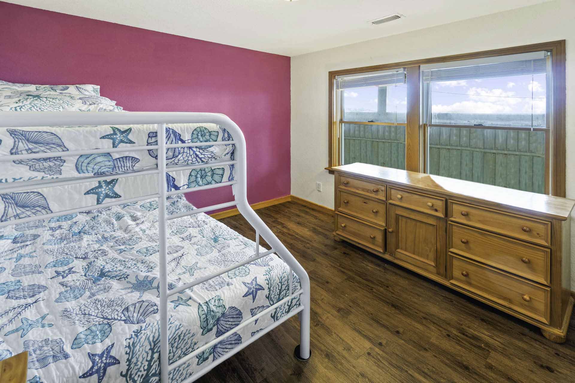 Surf Or Sound Realty 416 Bella Vista Ground Level Pyramid Bunk Bedroom 3365875