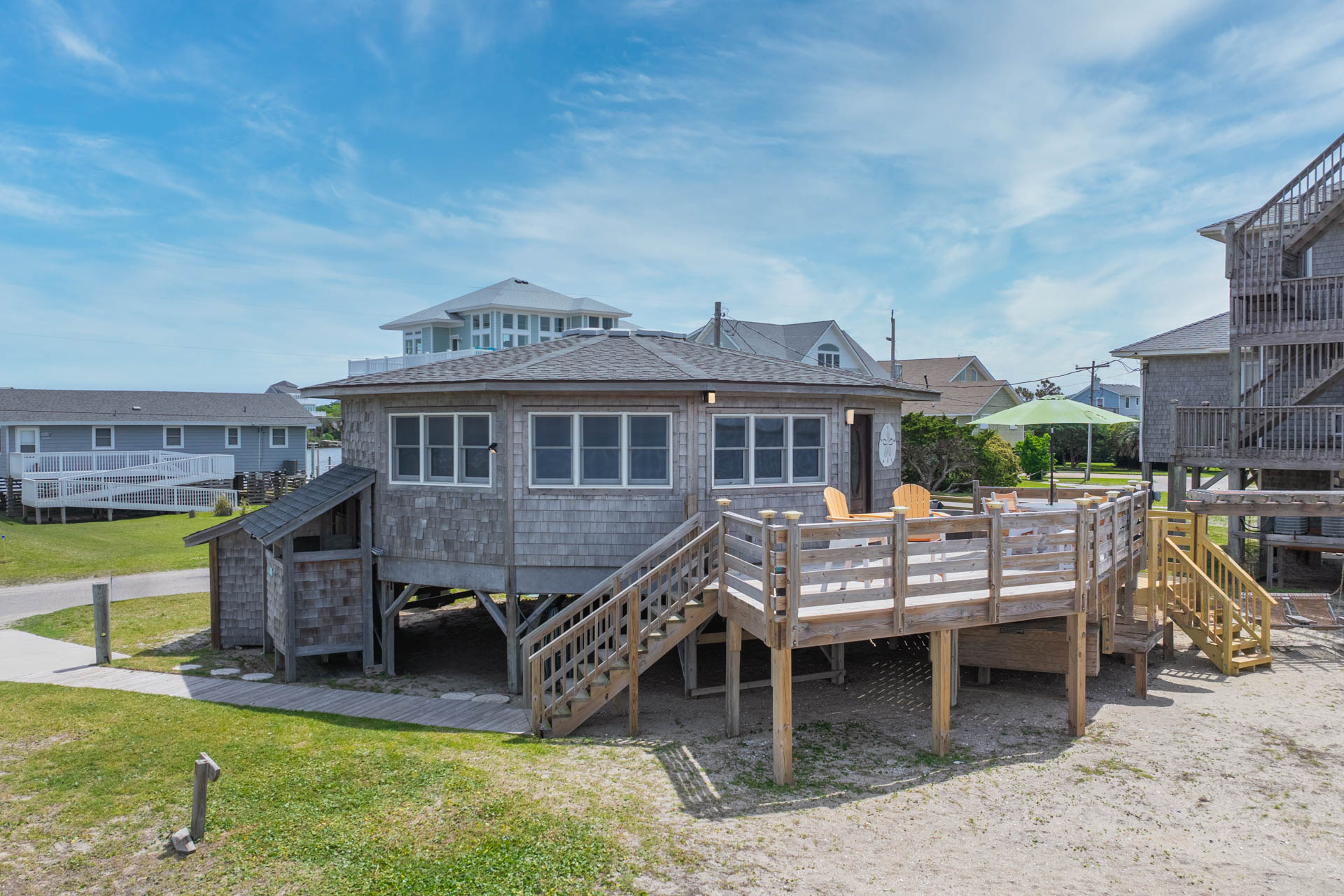 Surf Or Sound Realty 1076 Tiki Hut Exterior 11