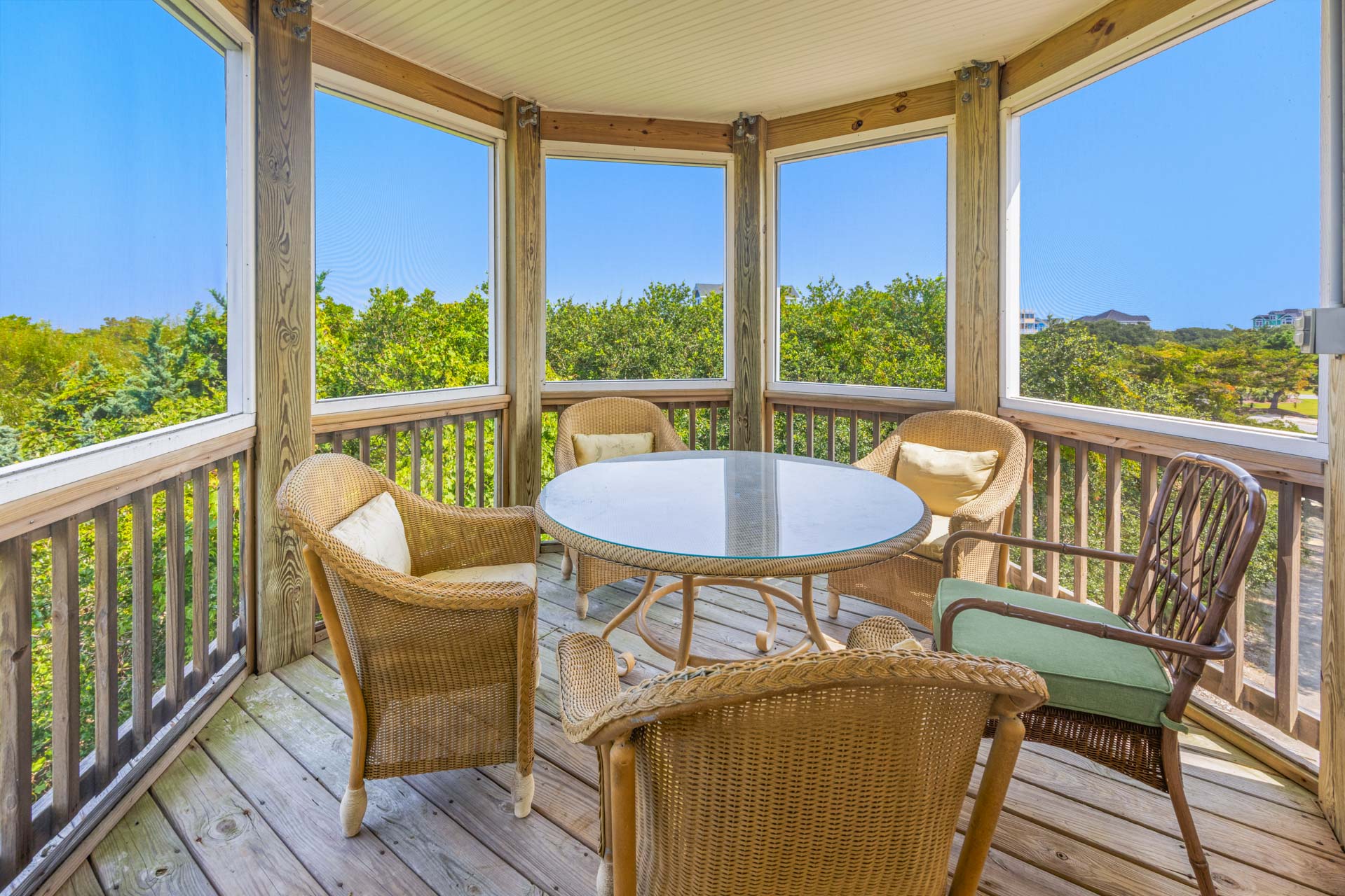 Surf Or Sound Realty 1202 Parrot Pointe Screened Porch