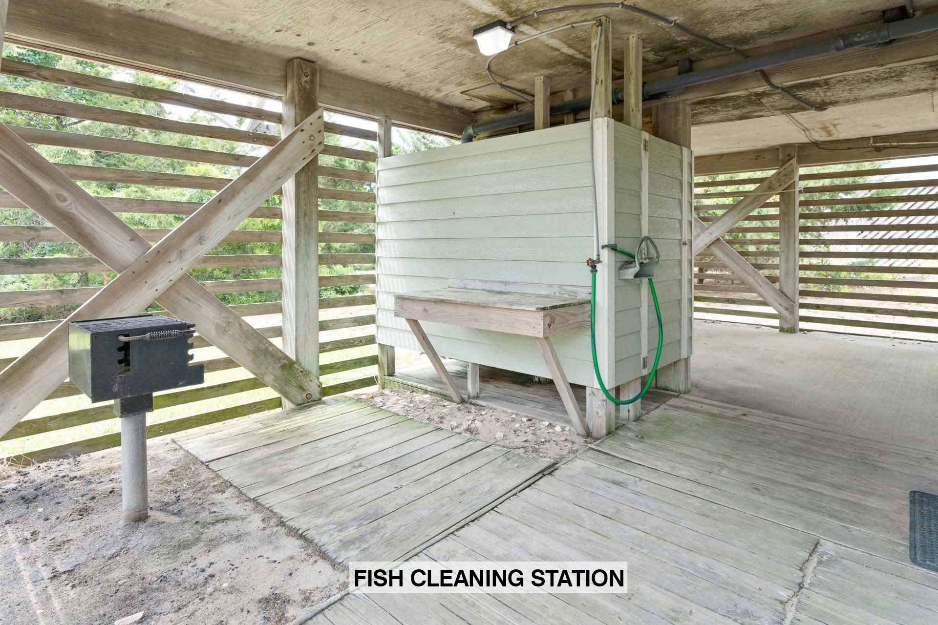 Surf Or Sound Realty 1014 Sandpebble Fish Cleaning Station 3364635