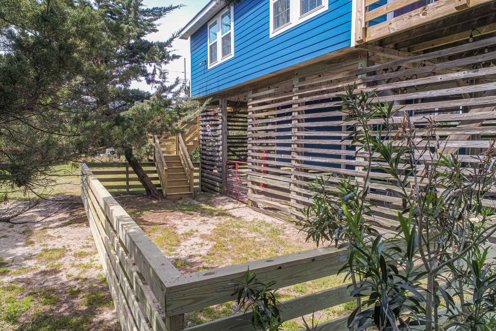 02 Surf Or Sound Realty 1107 Frolicking Seaward Dog Fence 2 3372267