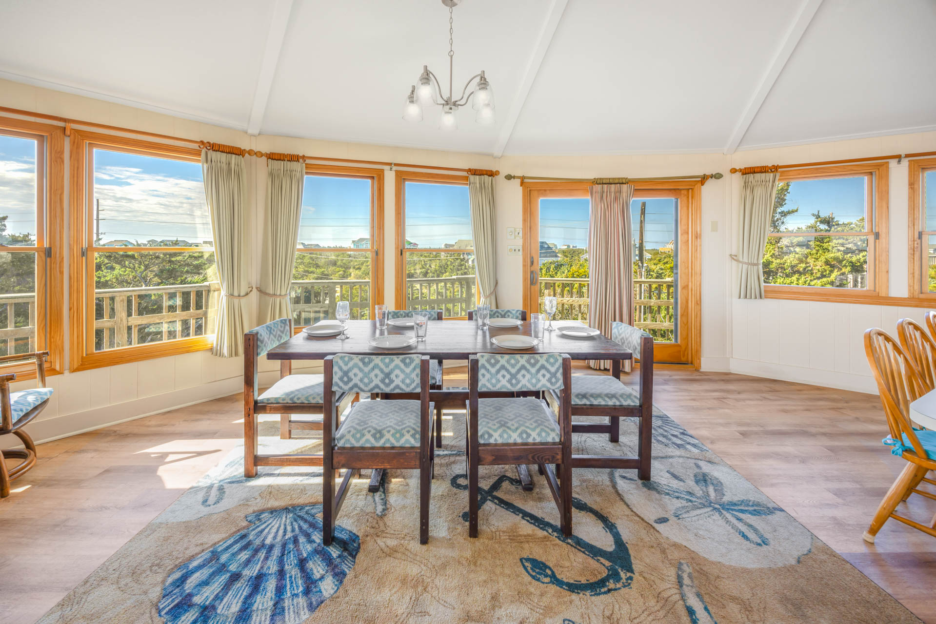 Surf Or Sound Realty 914 Cottage On The Dunes Dining Area 1